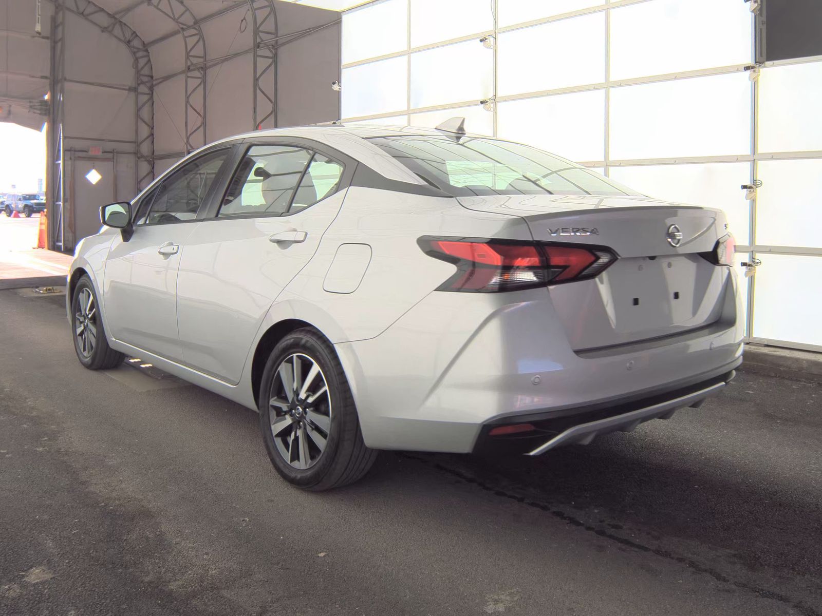 NISSAN VERSA - 7