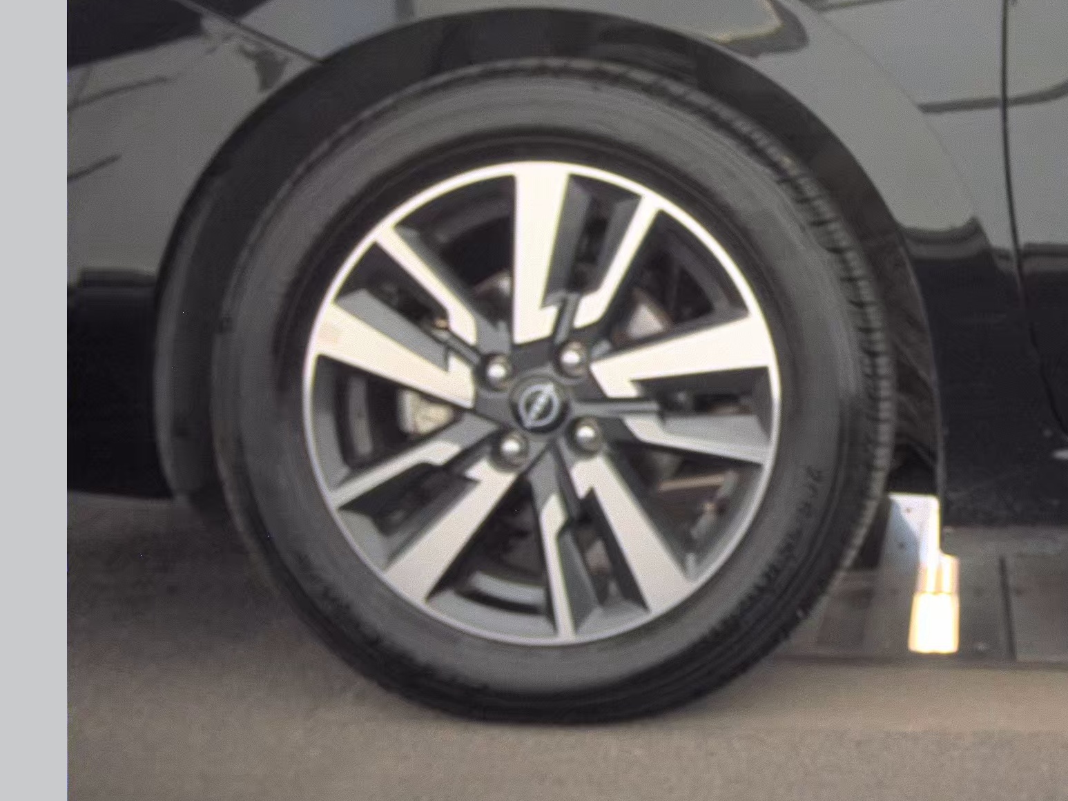 NISSAN VERSA - 10