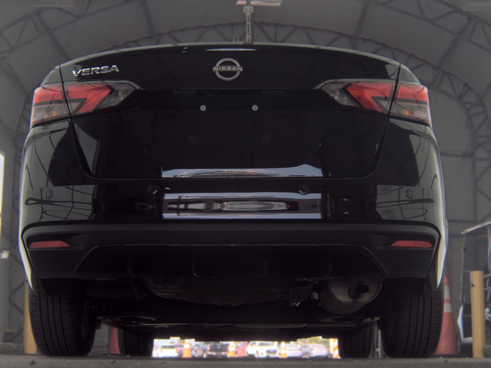 NISSAN VERSA - 8