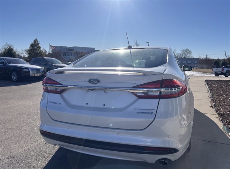 FORD FUSION - 9