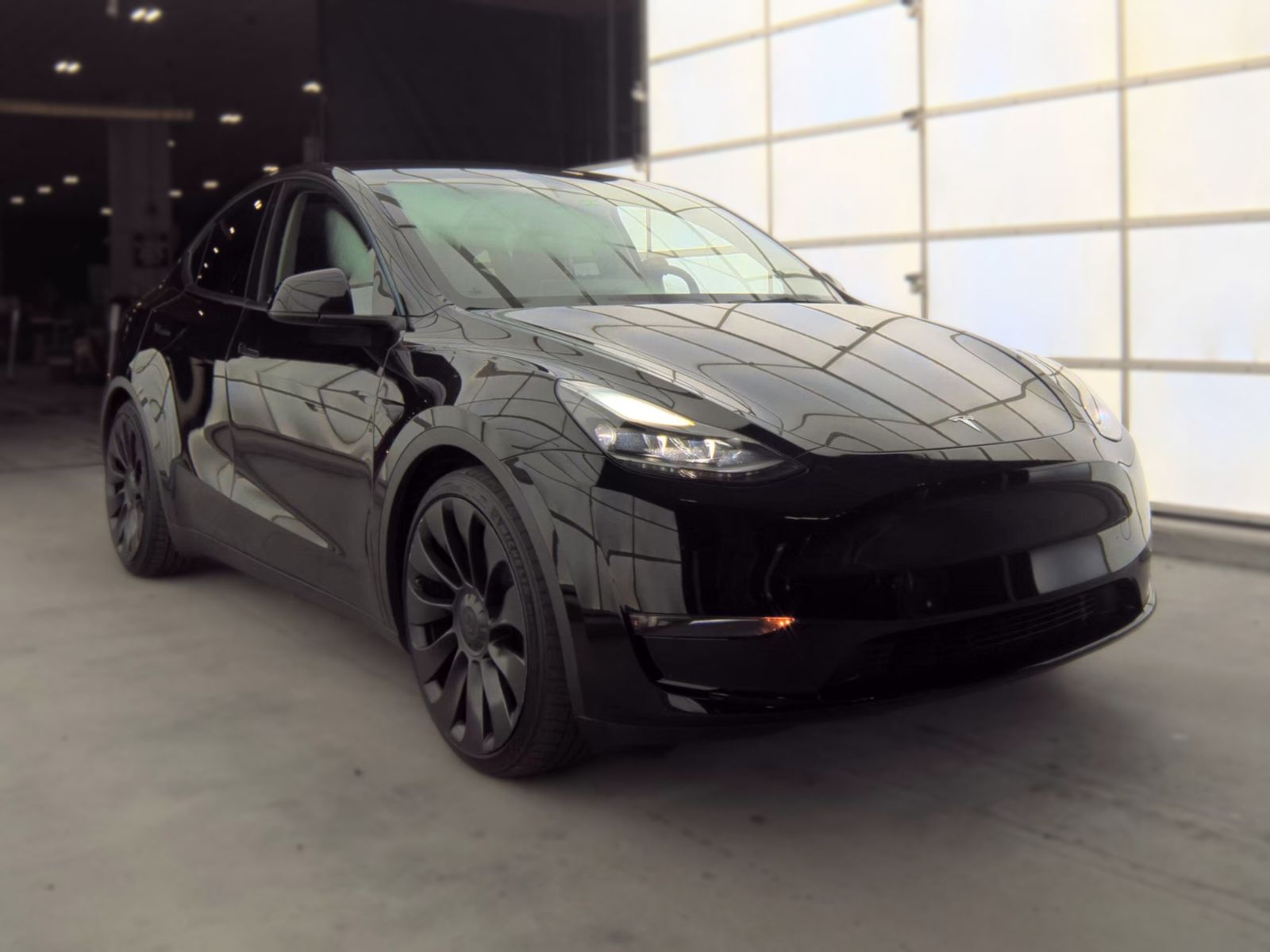 TESLA MODEL Y - 5