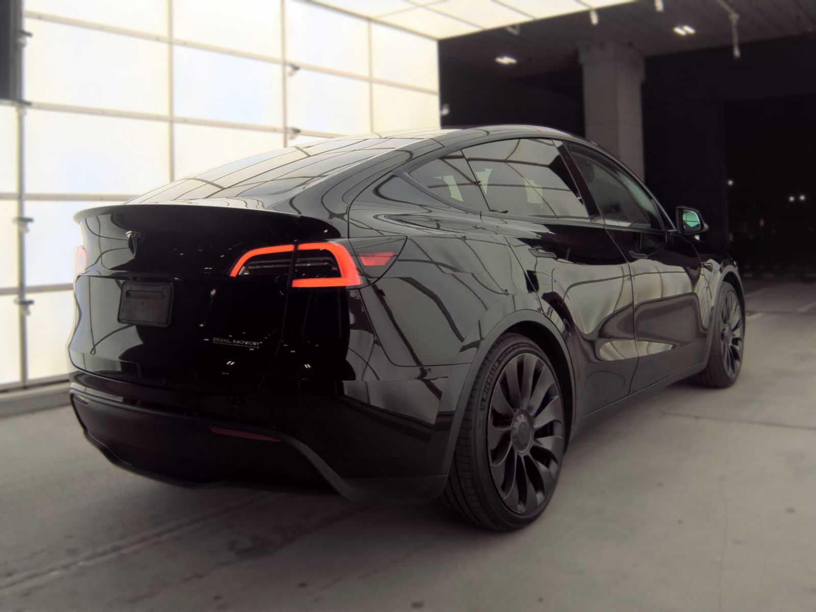 TESLA MODEL Y - 6