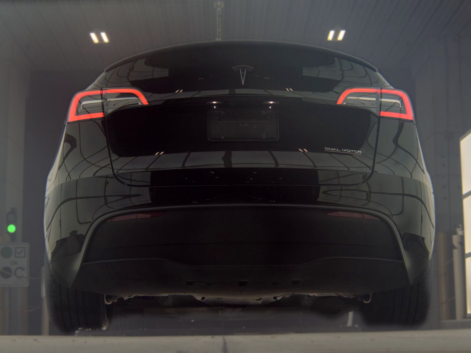 TESLA MODEL Y - 8