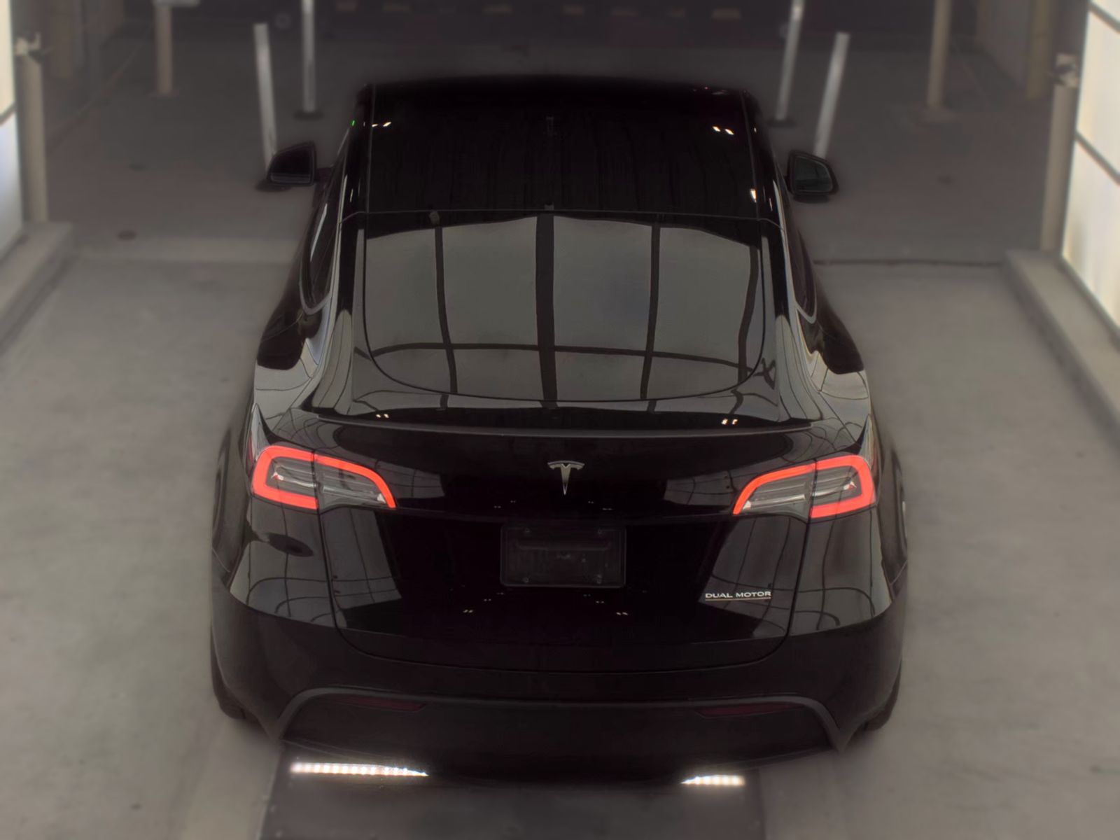 TESLA MODEL Y - 7