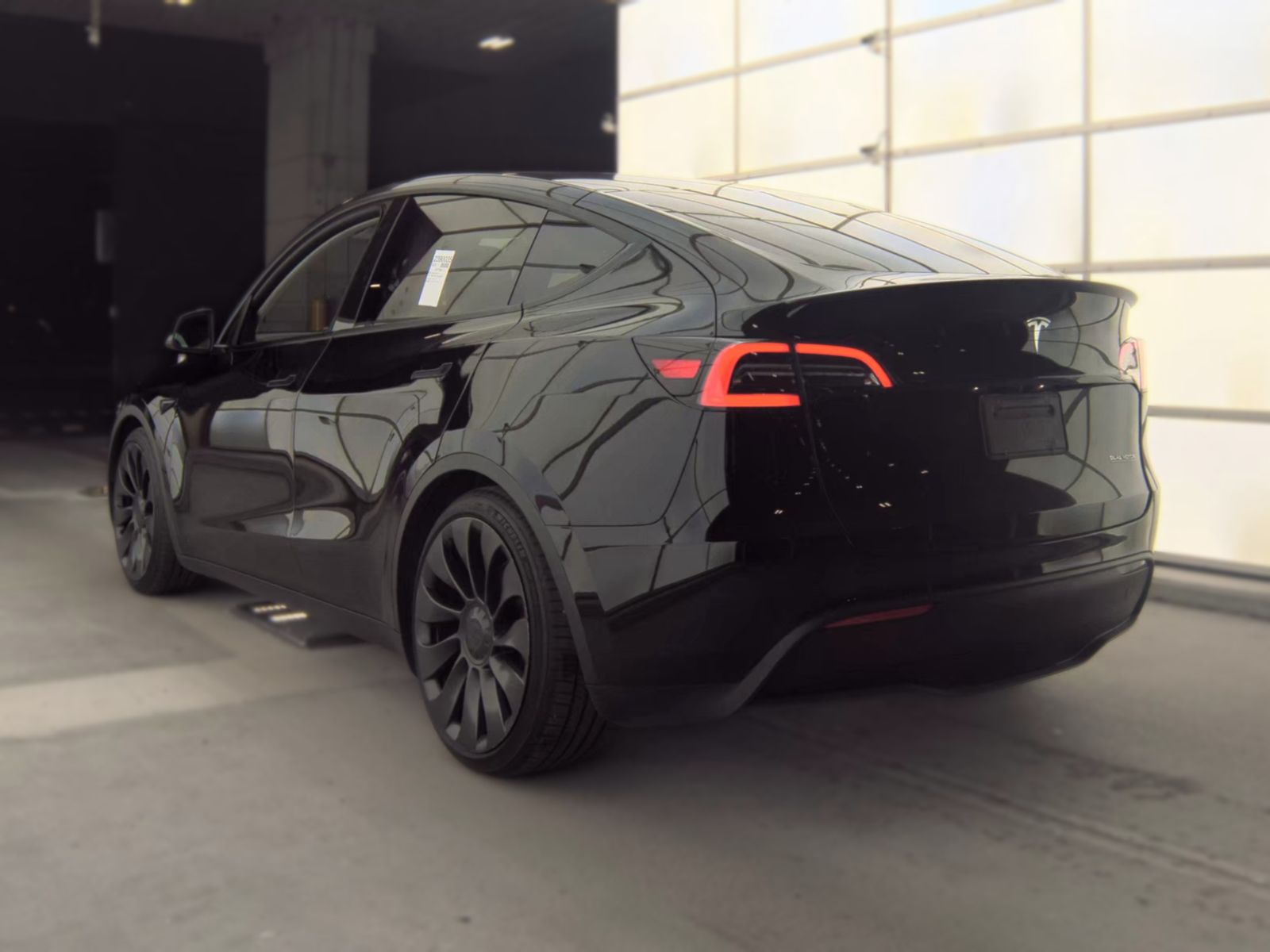 TESLA MODEL Y - 9