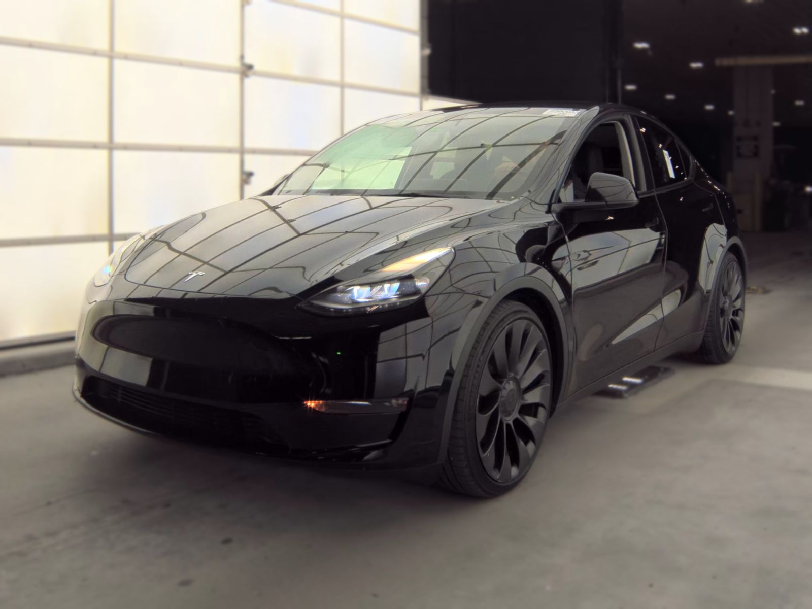 TESLA MODEL Y - 1