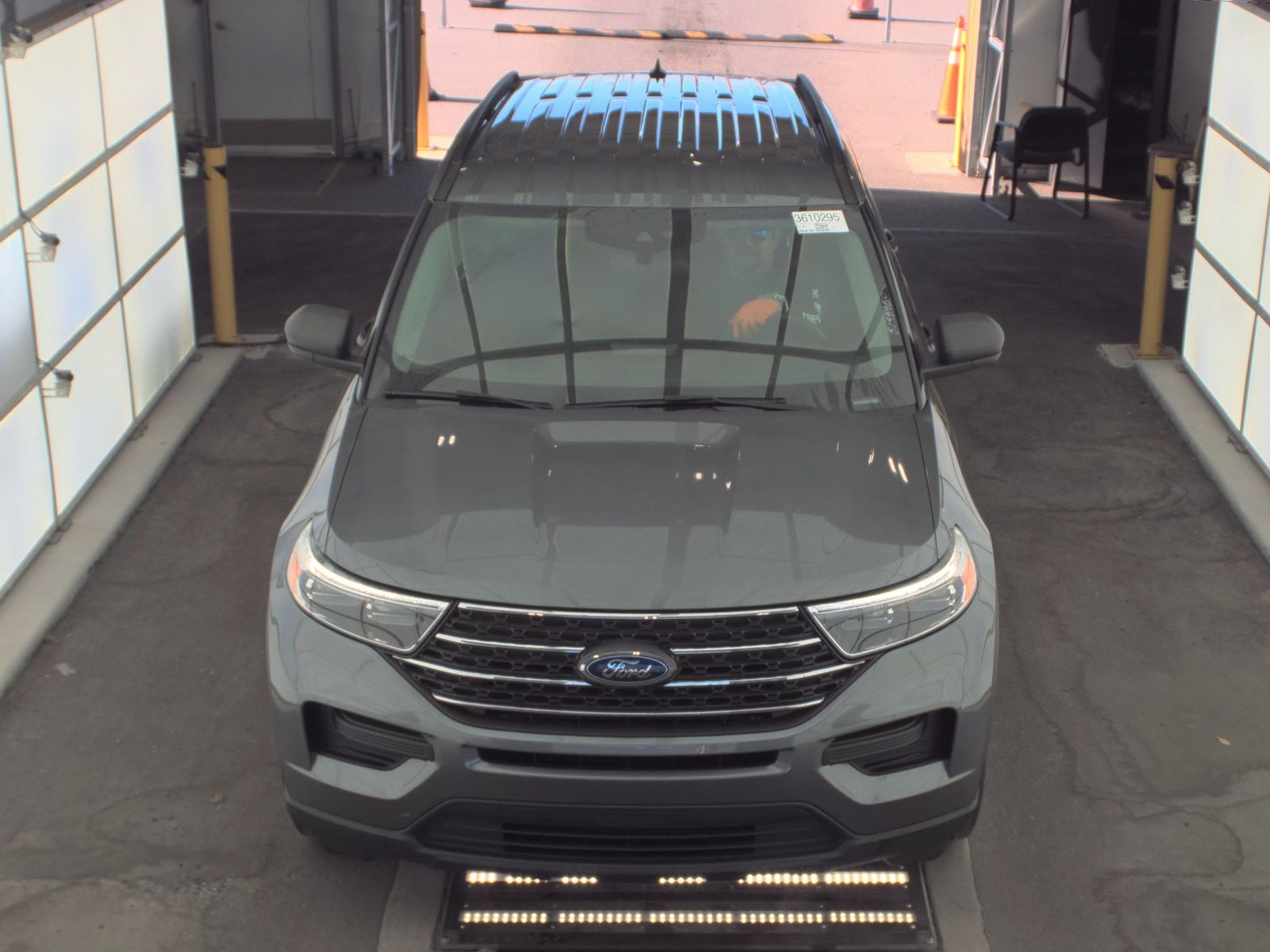 FORD EXPLORER - 3