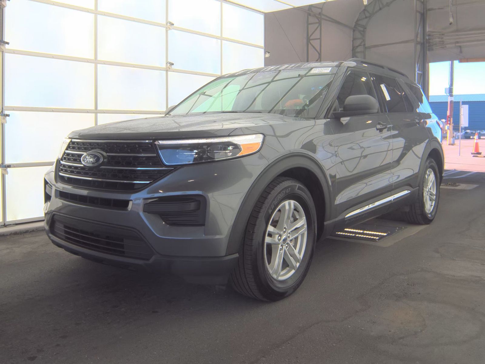 FORD EXPLORER - 1