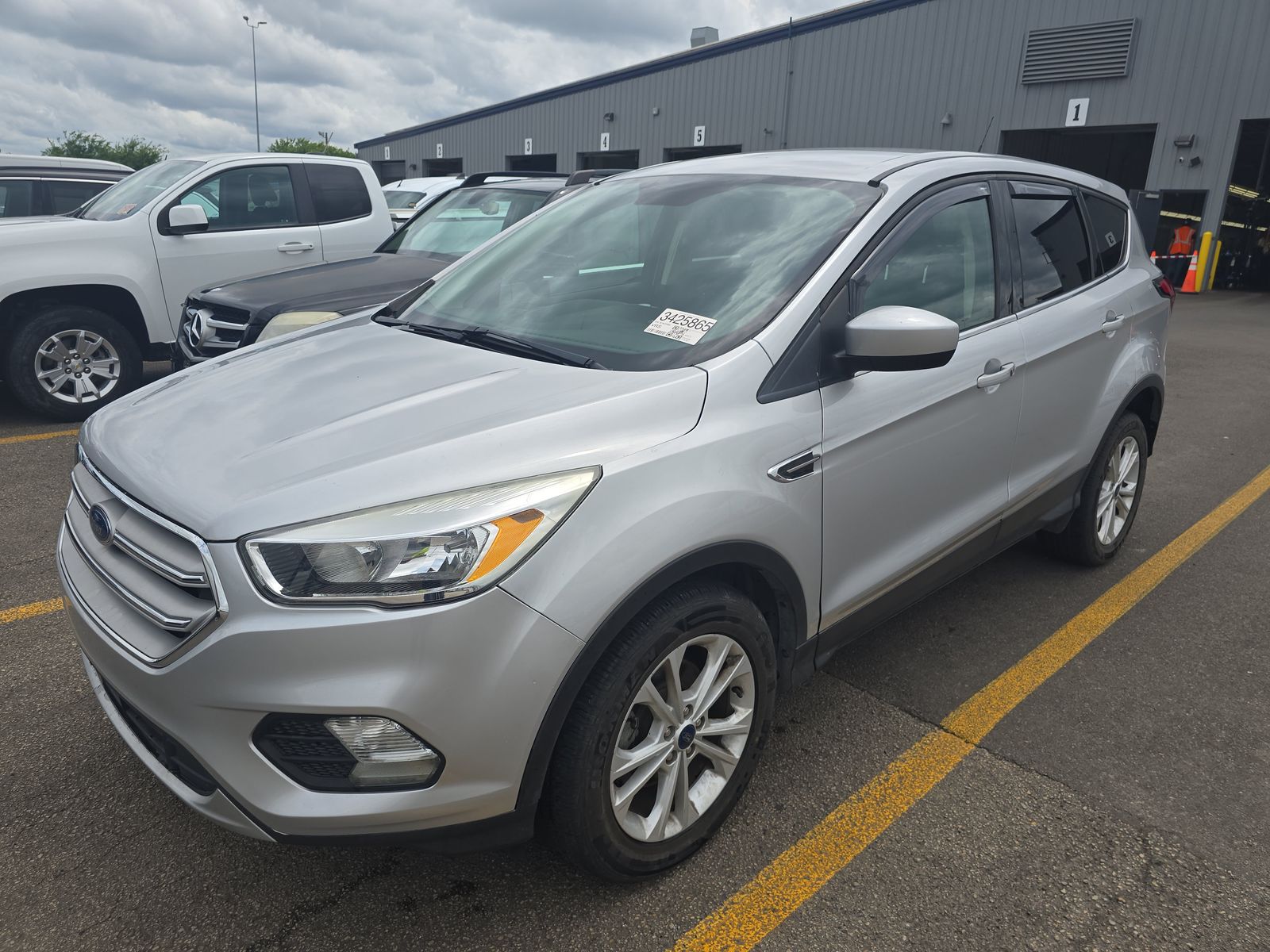 FORD ESCAPE - 1