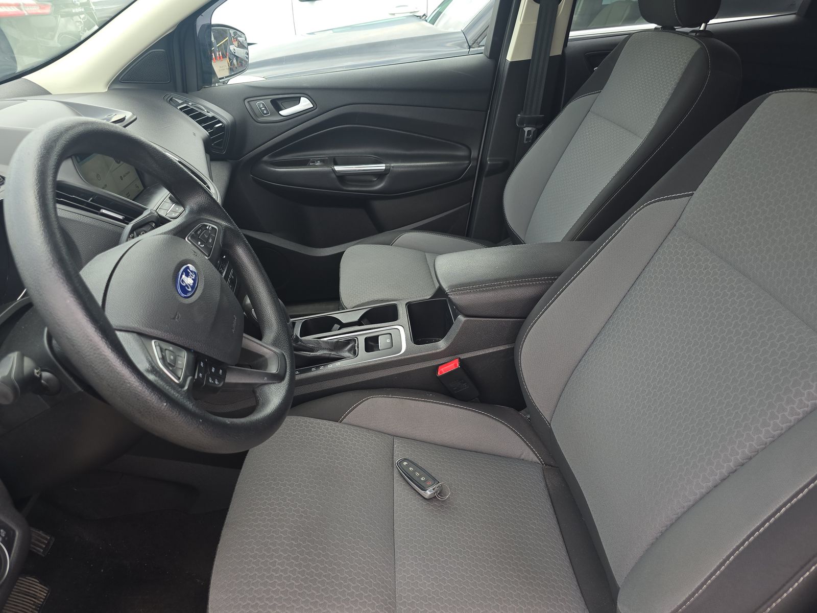 FORD ESCAPE - 8