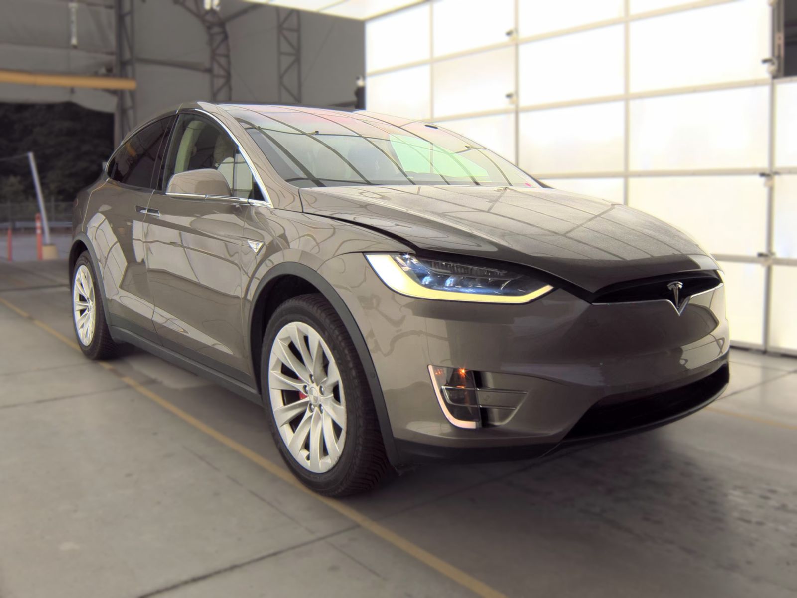 TESLA MODEL X - 5
