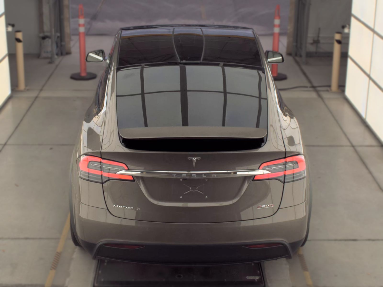 TESLA MODEL X - 7