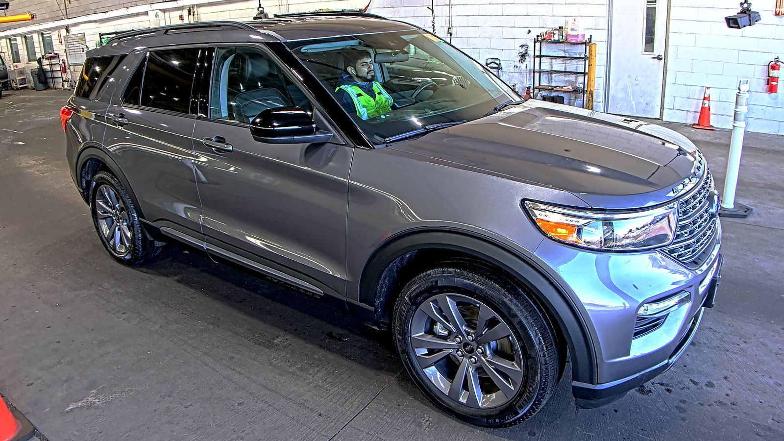 FORD EXPLORER - 4