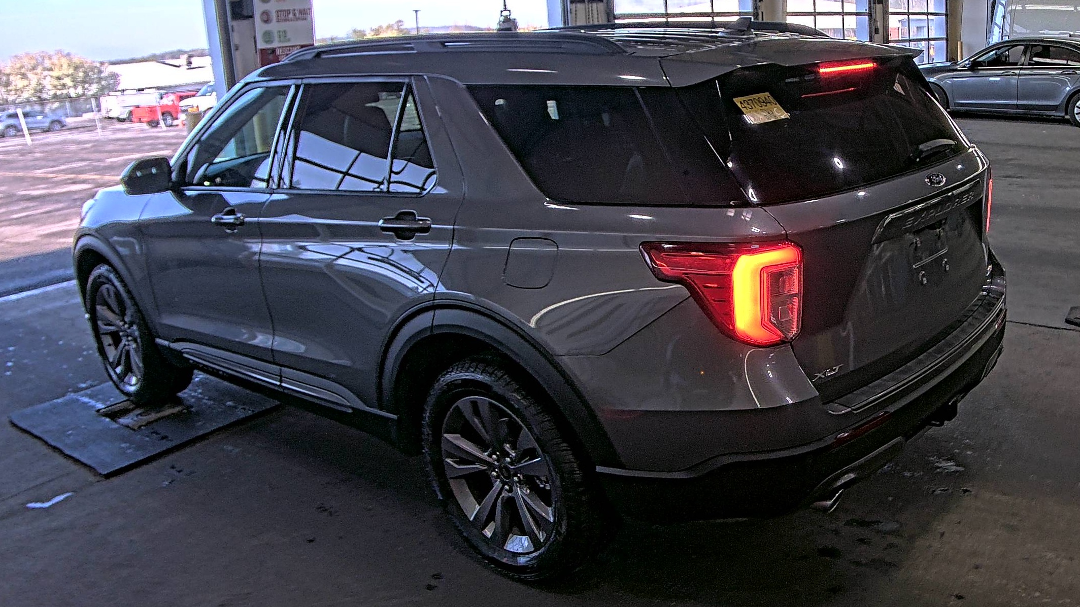 FORD EXPLORER - 7