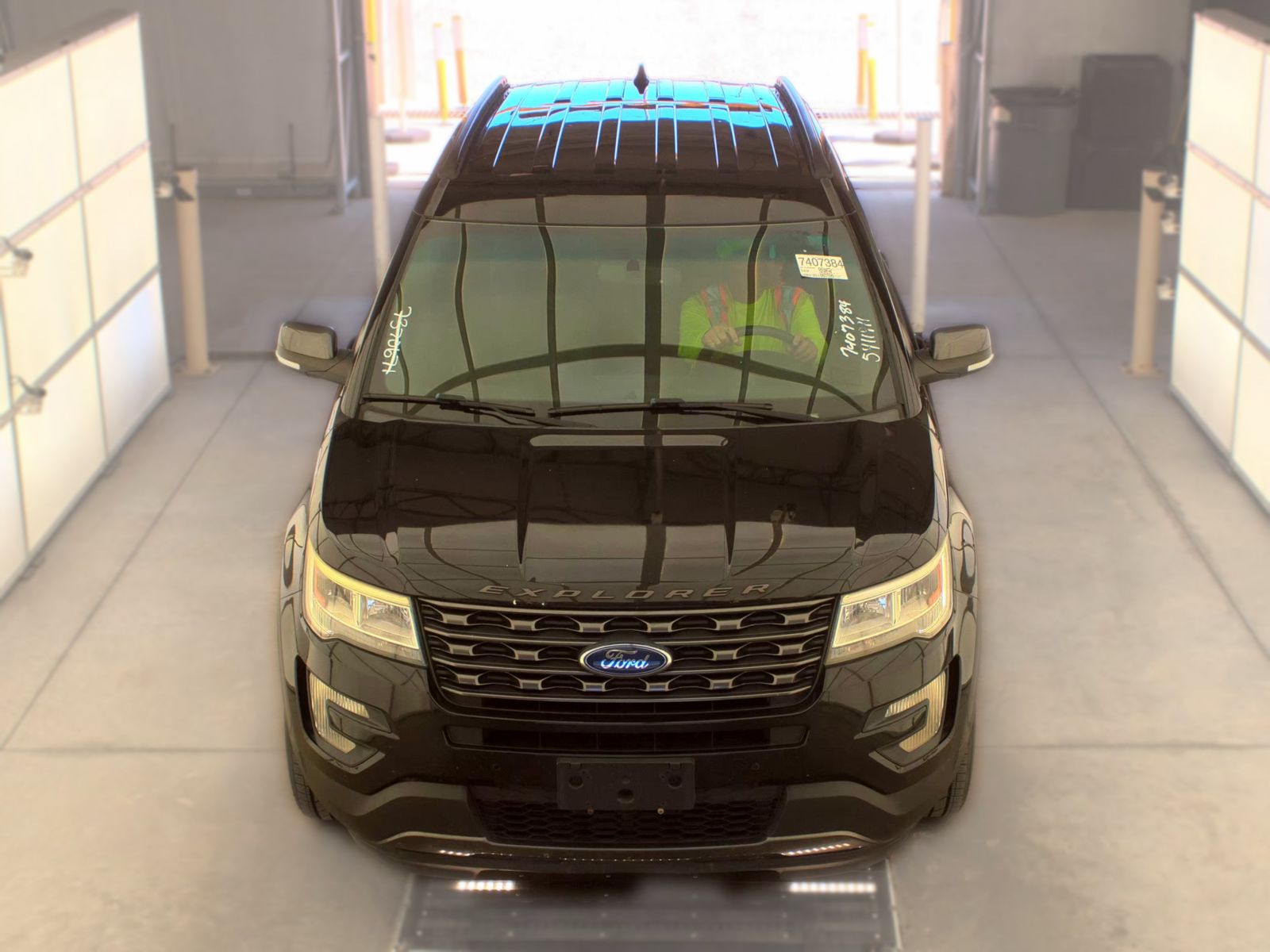 FORD EXPLORER - 3