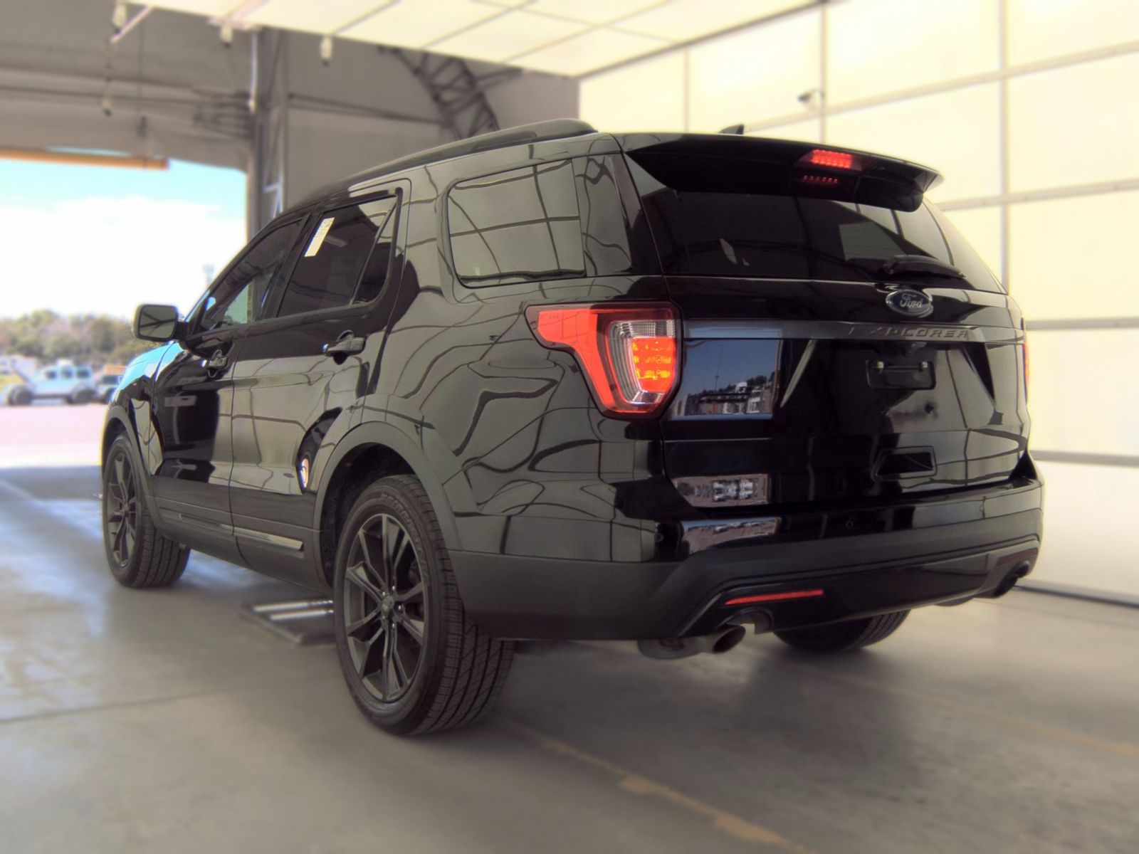 FORD EXPLORER - 9
