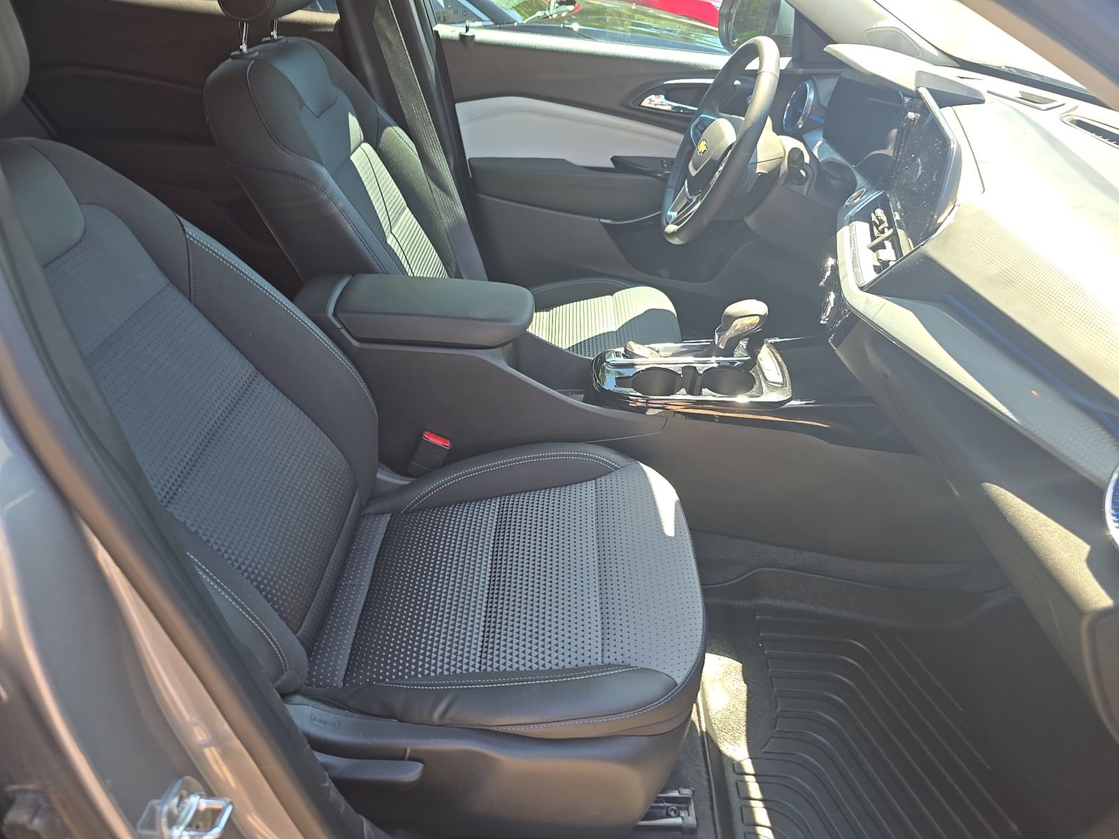 CHEVROLET TRAX - 9