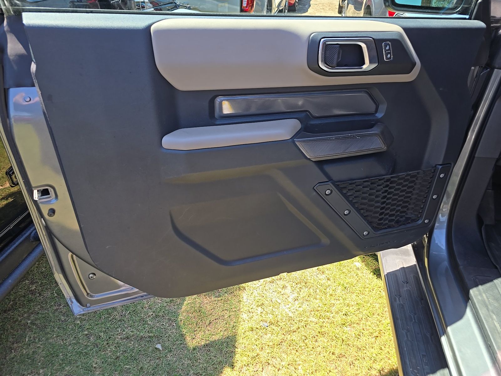 FORD BRONCO - 10