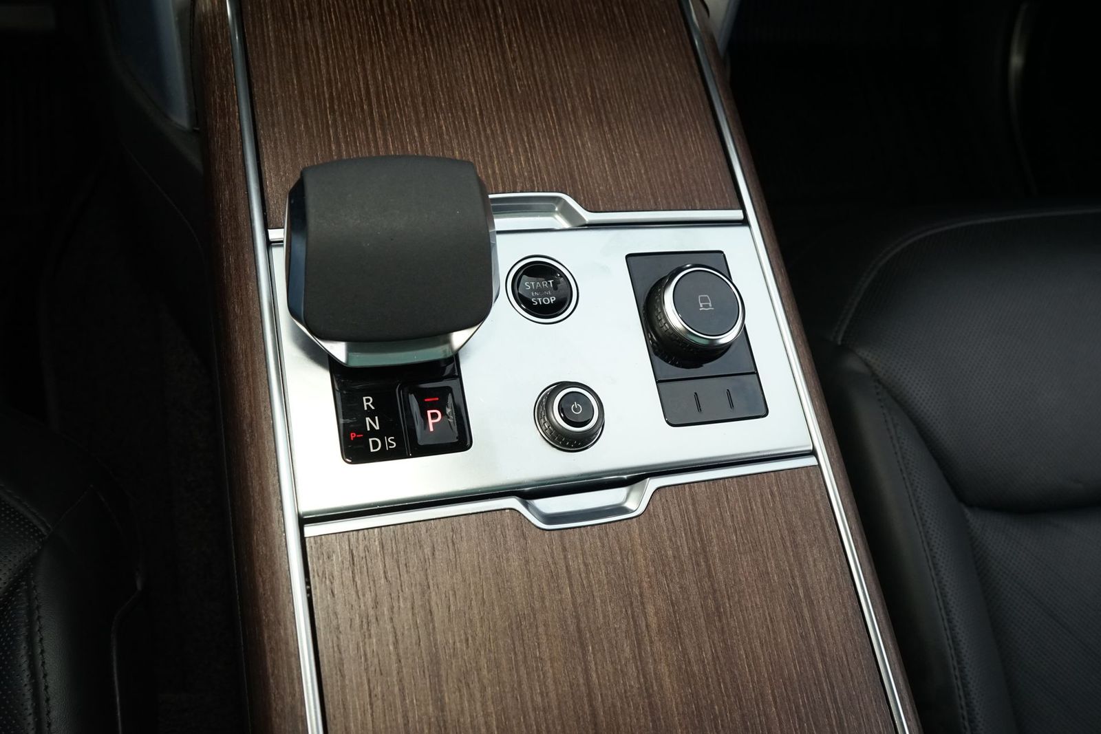 2023 Land Rover Range Rover SE AWD