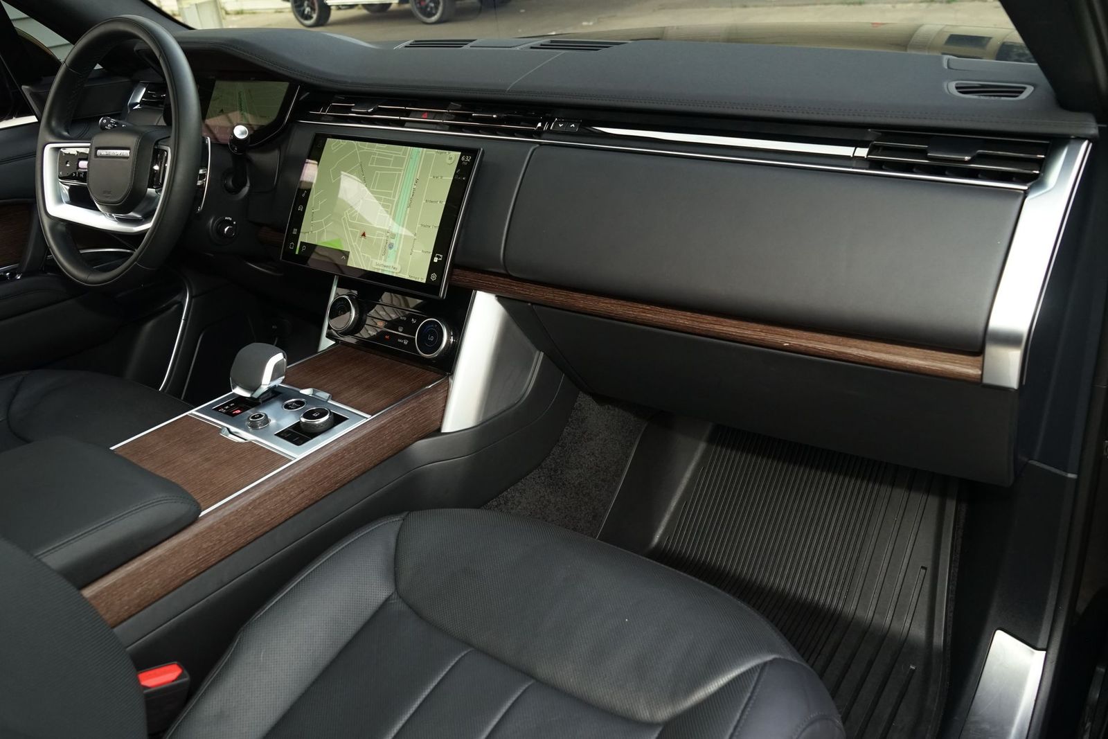2023 Land Rover Range Rover SE AWD