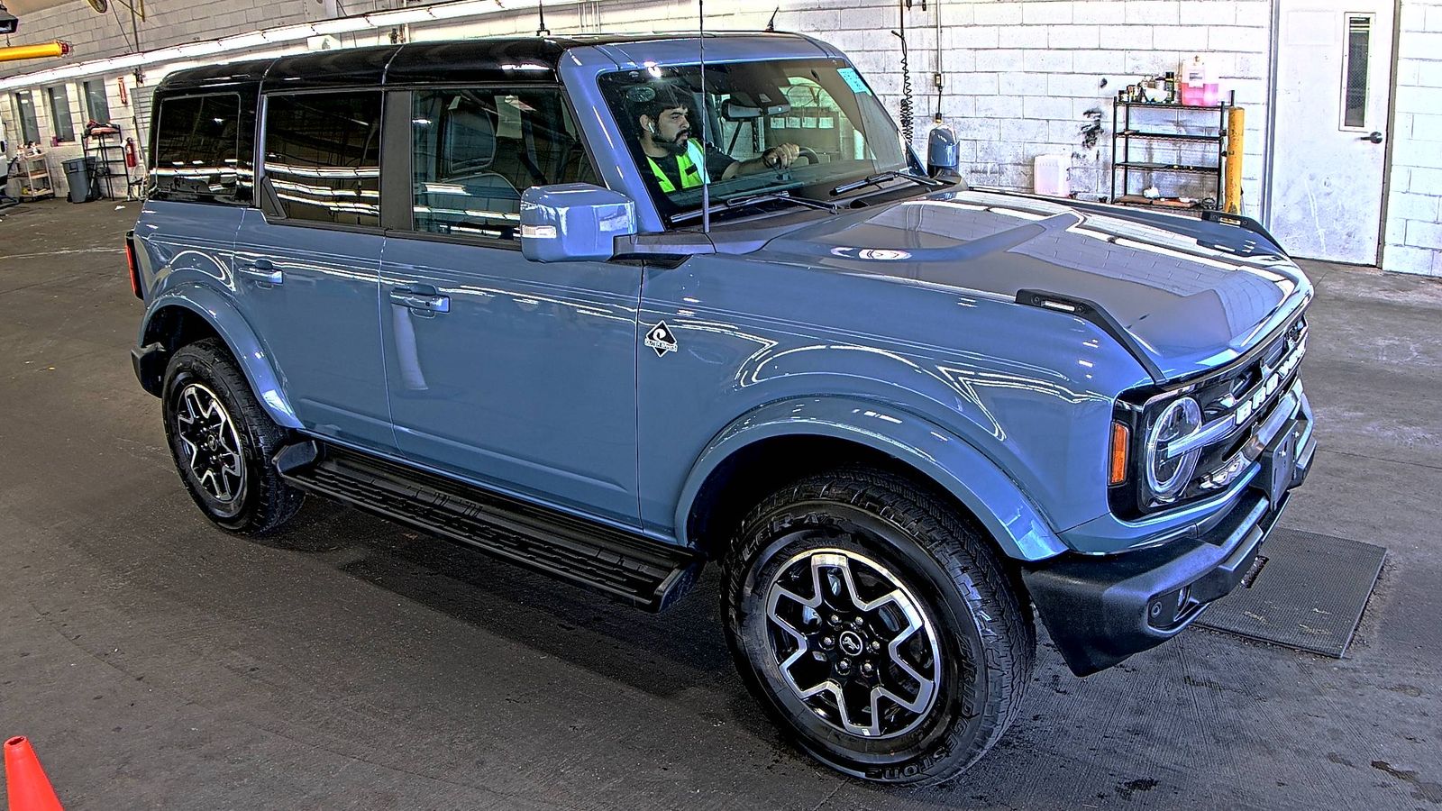 FORD BRONCO - 4