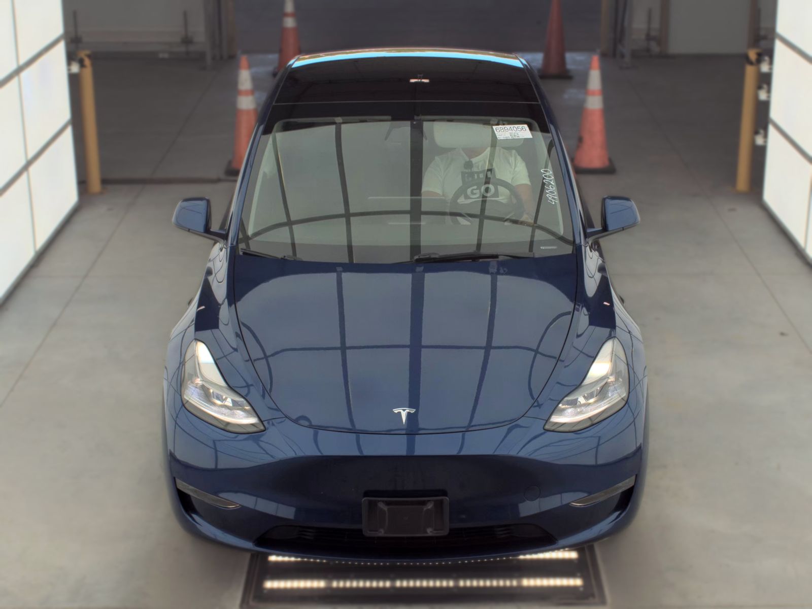 TESLA MODEL Y - 3