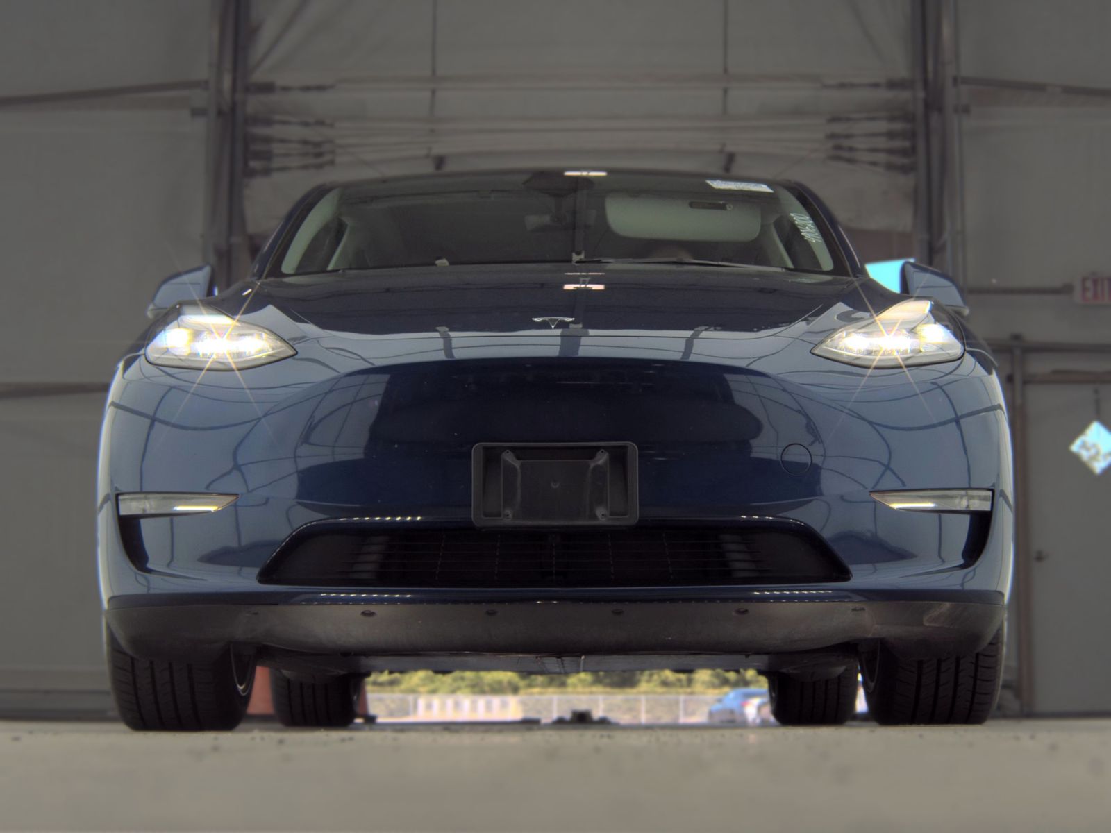 TESLA MODEL Y - 4