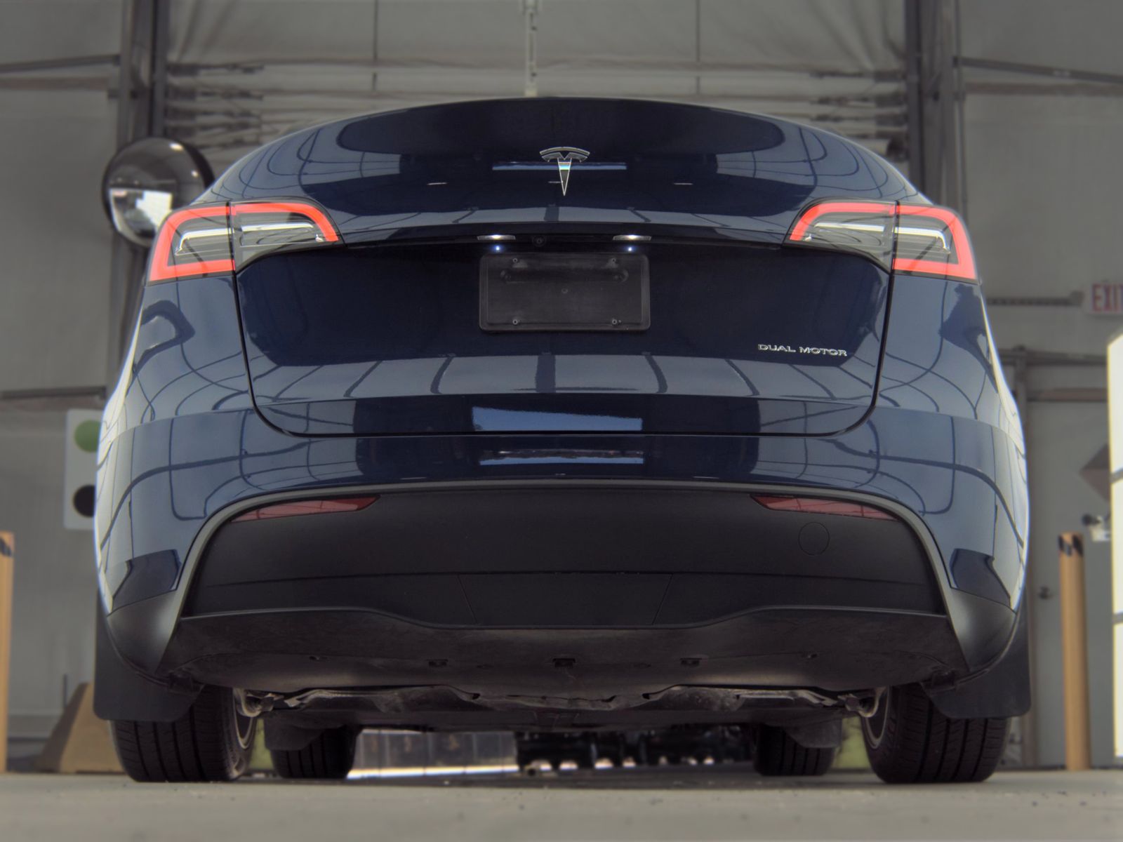 TESLA MODEL Y - 8
