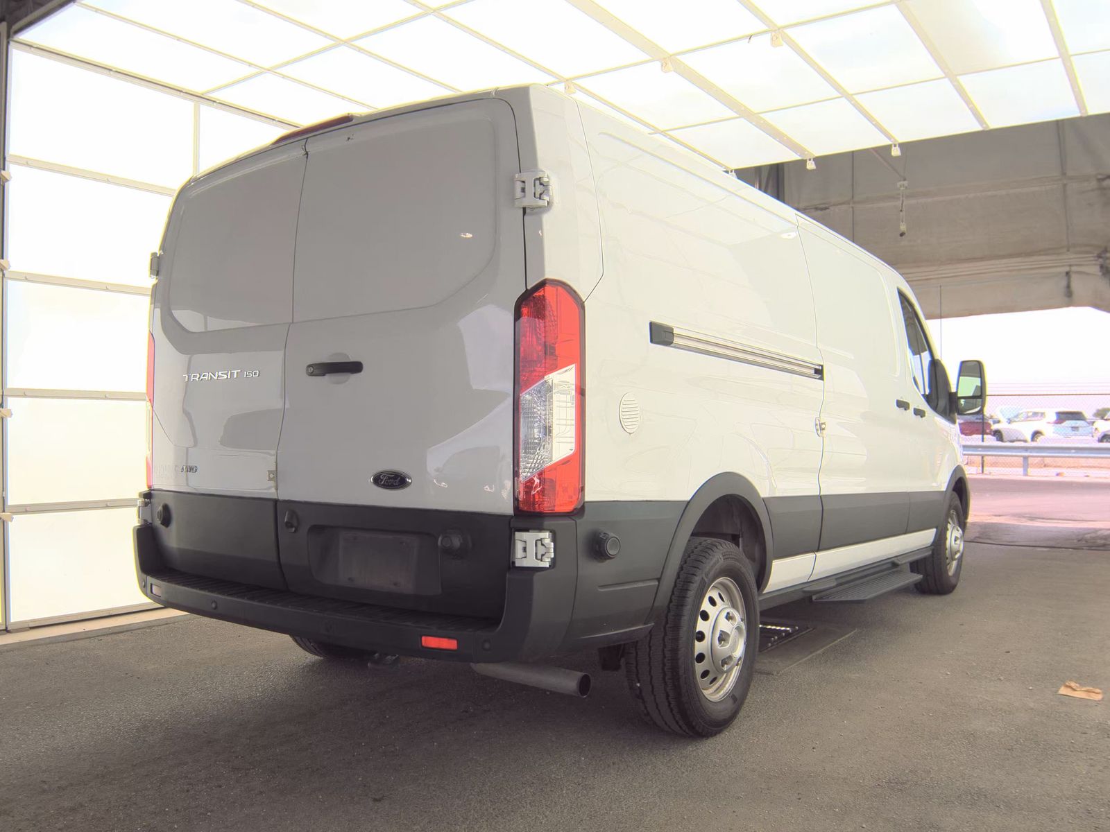 FORD TRANSIT 150 - 6