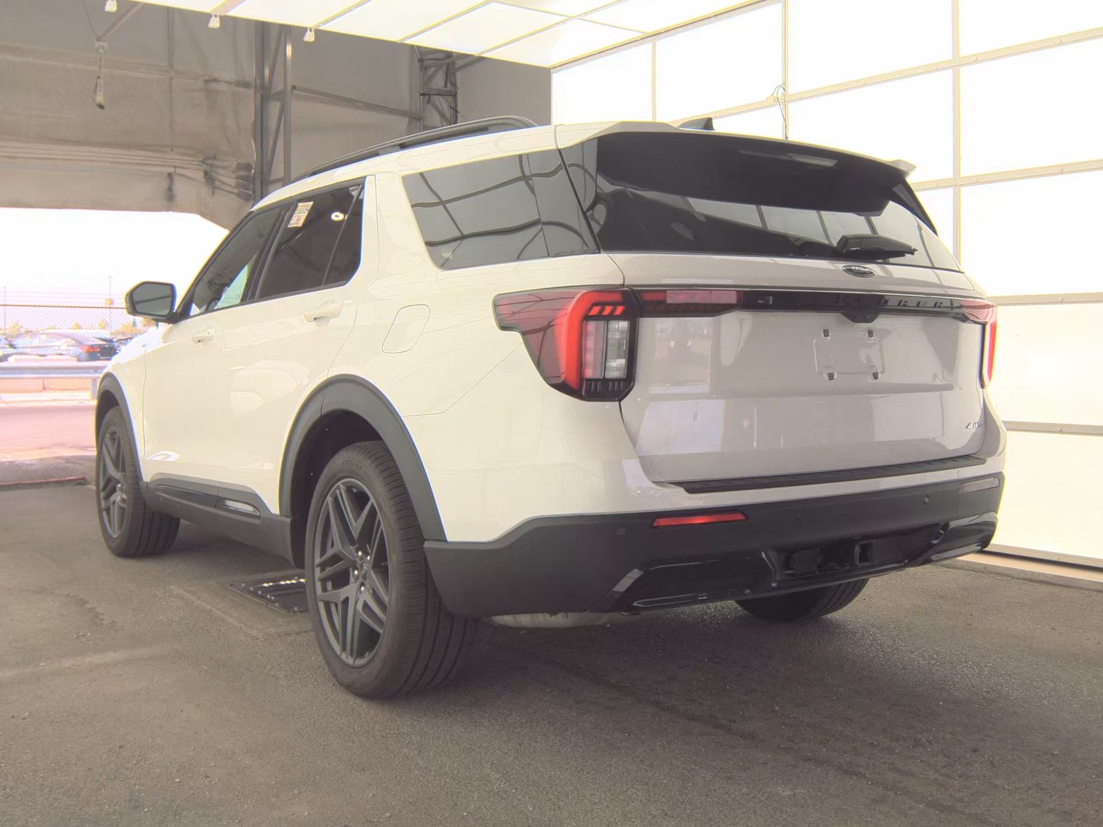 FORD EXPLORER - 9