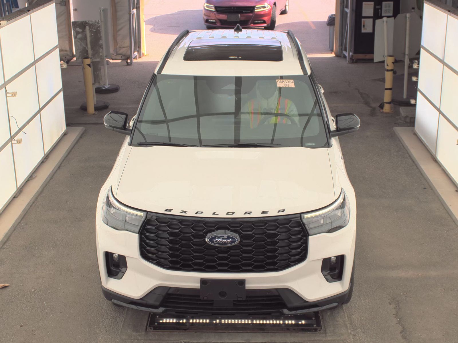 FORD EXPLORER - 3