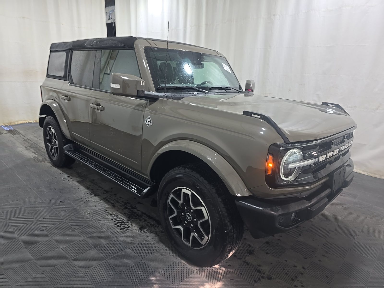 FORD BRONCO - 4