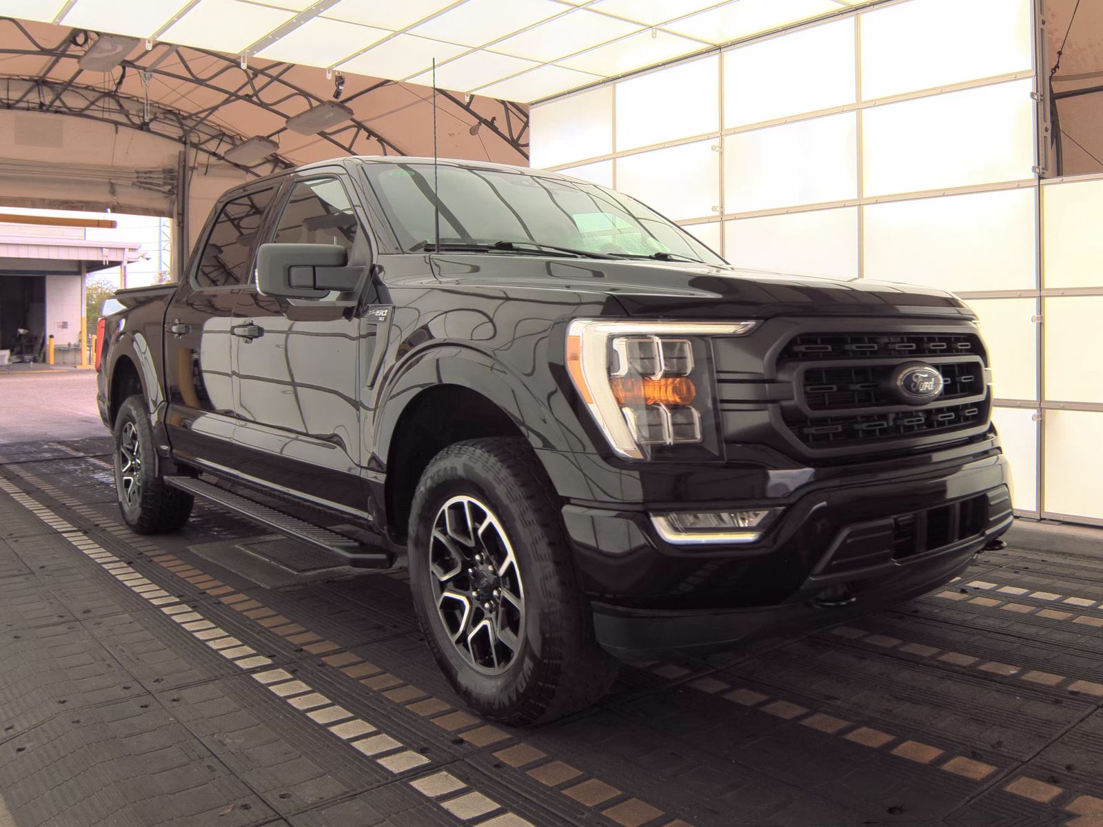 2023 Ford F-150 XLT AWD
