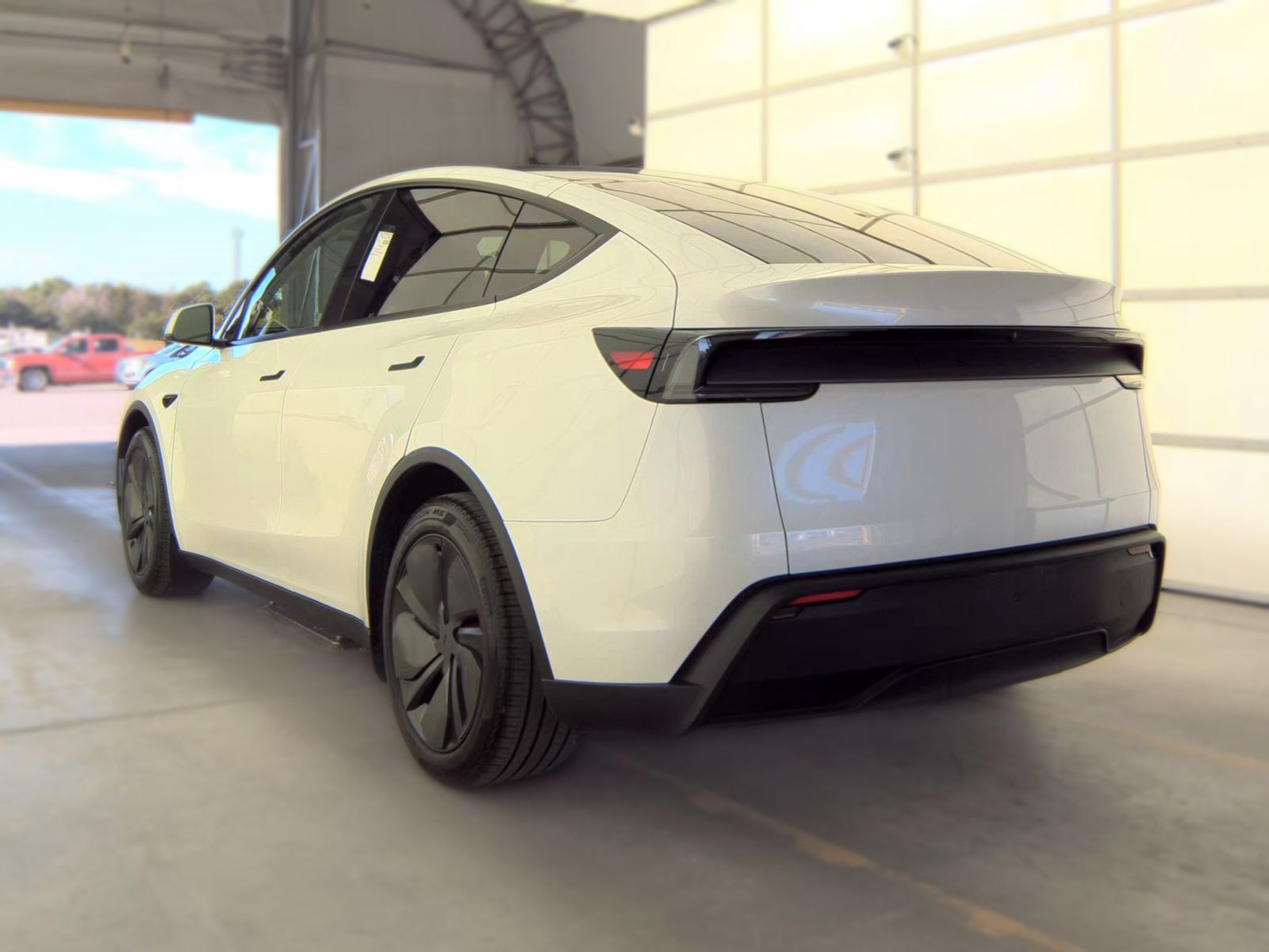 TESLA MODEL Y - 9