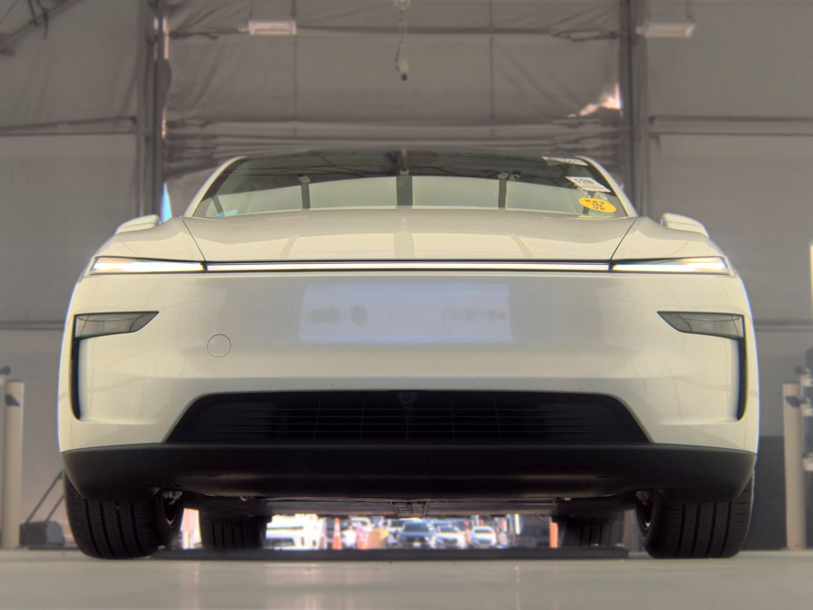 TESLA MODEL Y - 4