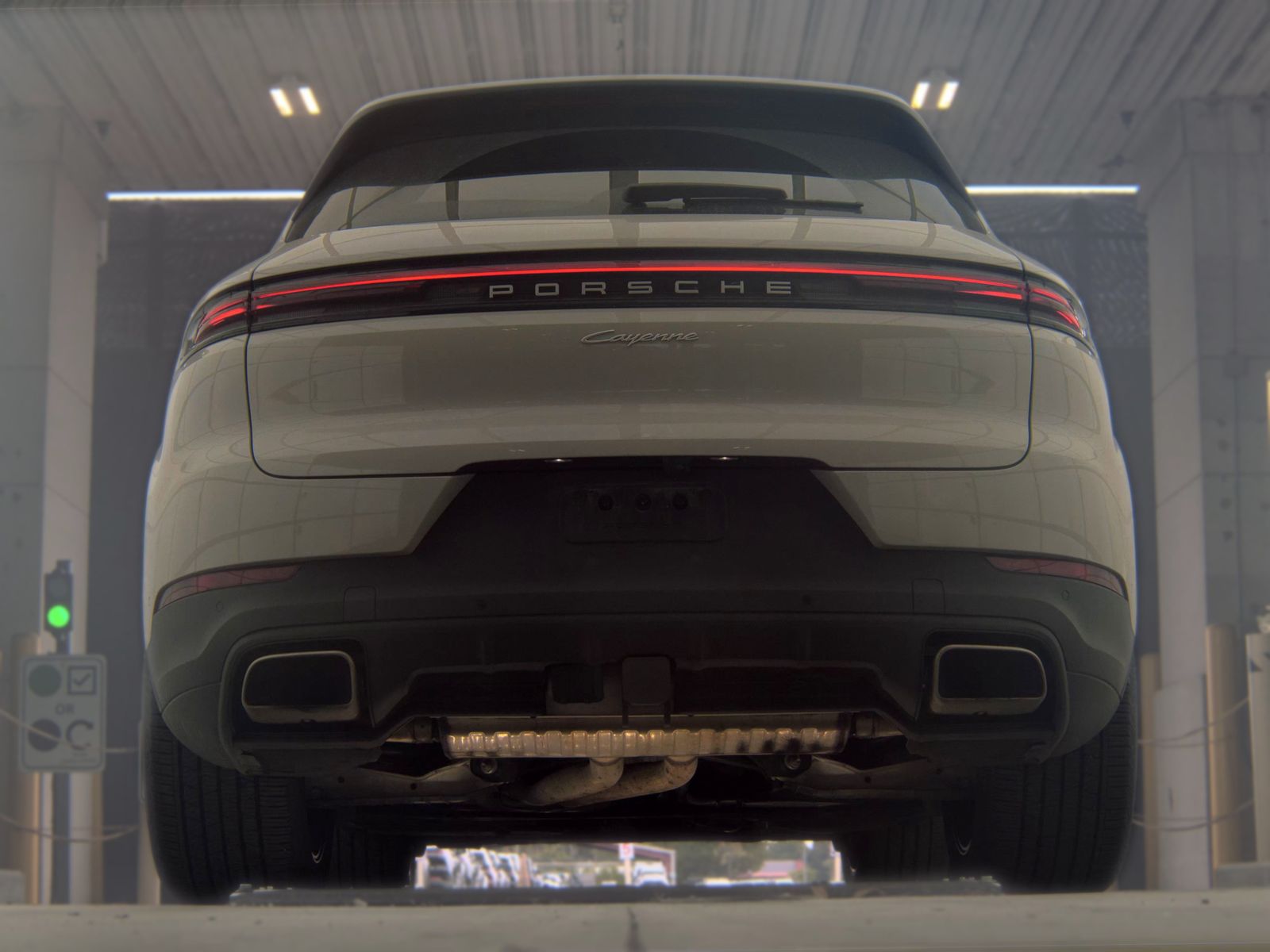 PORSCHE CAYENNE - 8