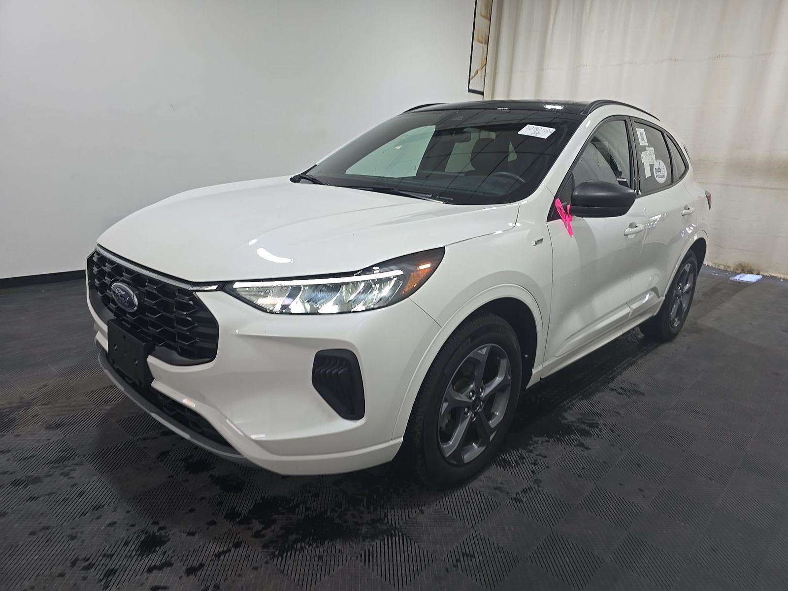 FORD ESCAPE - 1