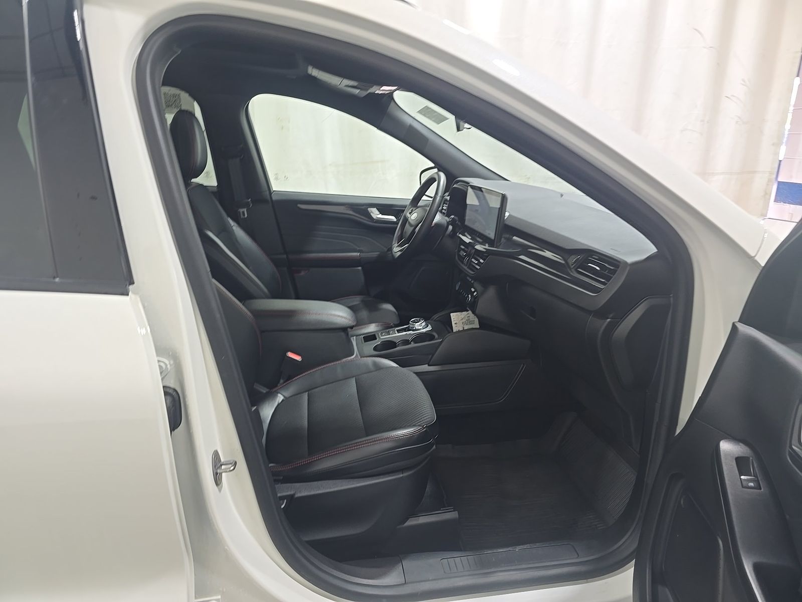 FORD ESCAPE - 9