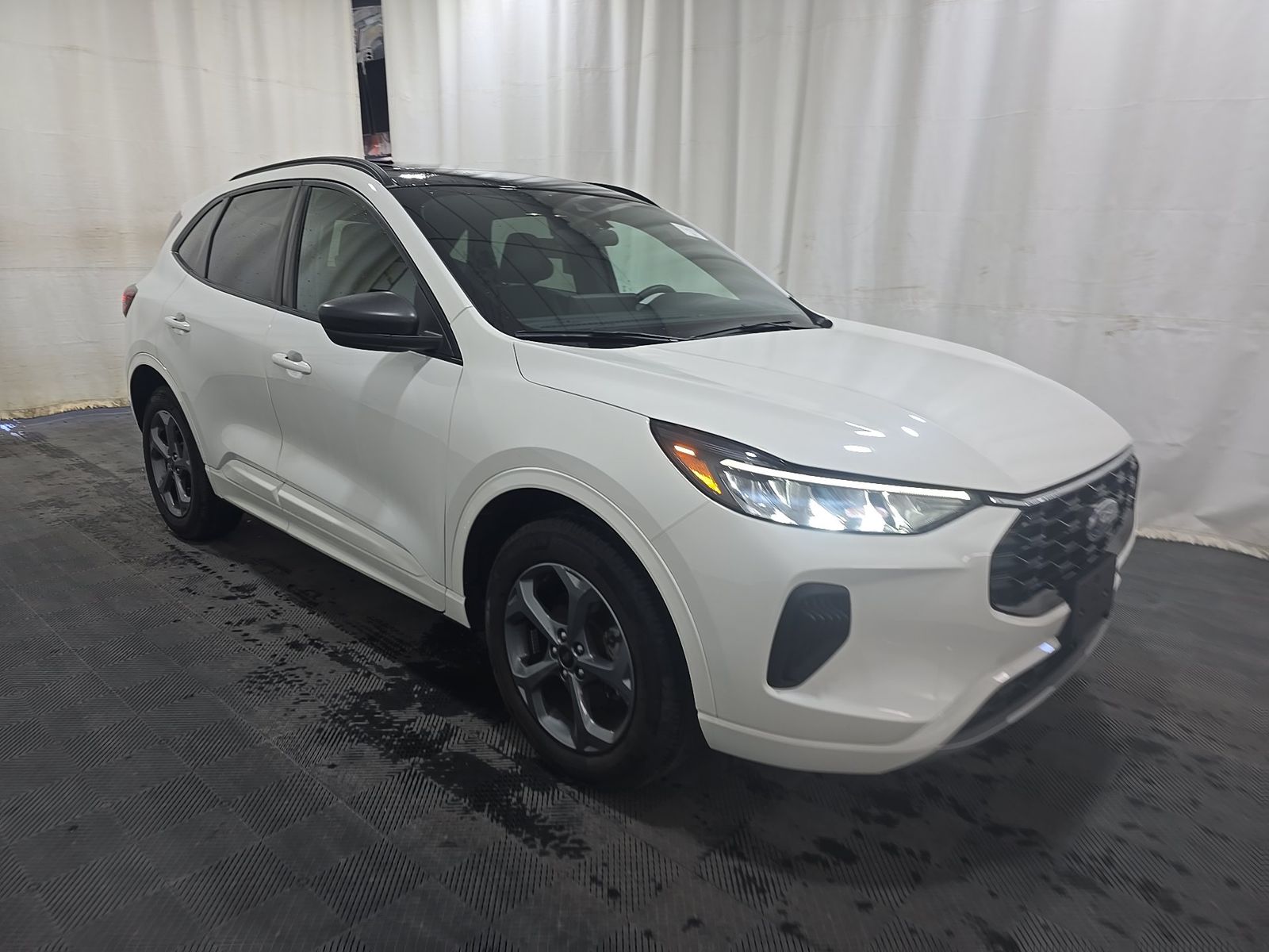 FORD ESCAPE - 4