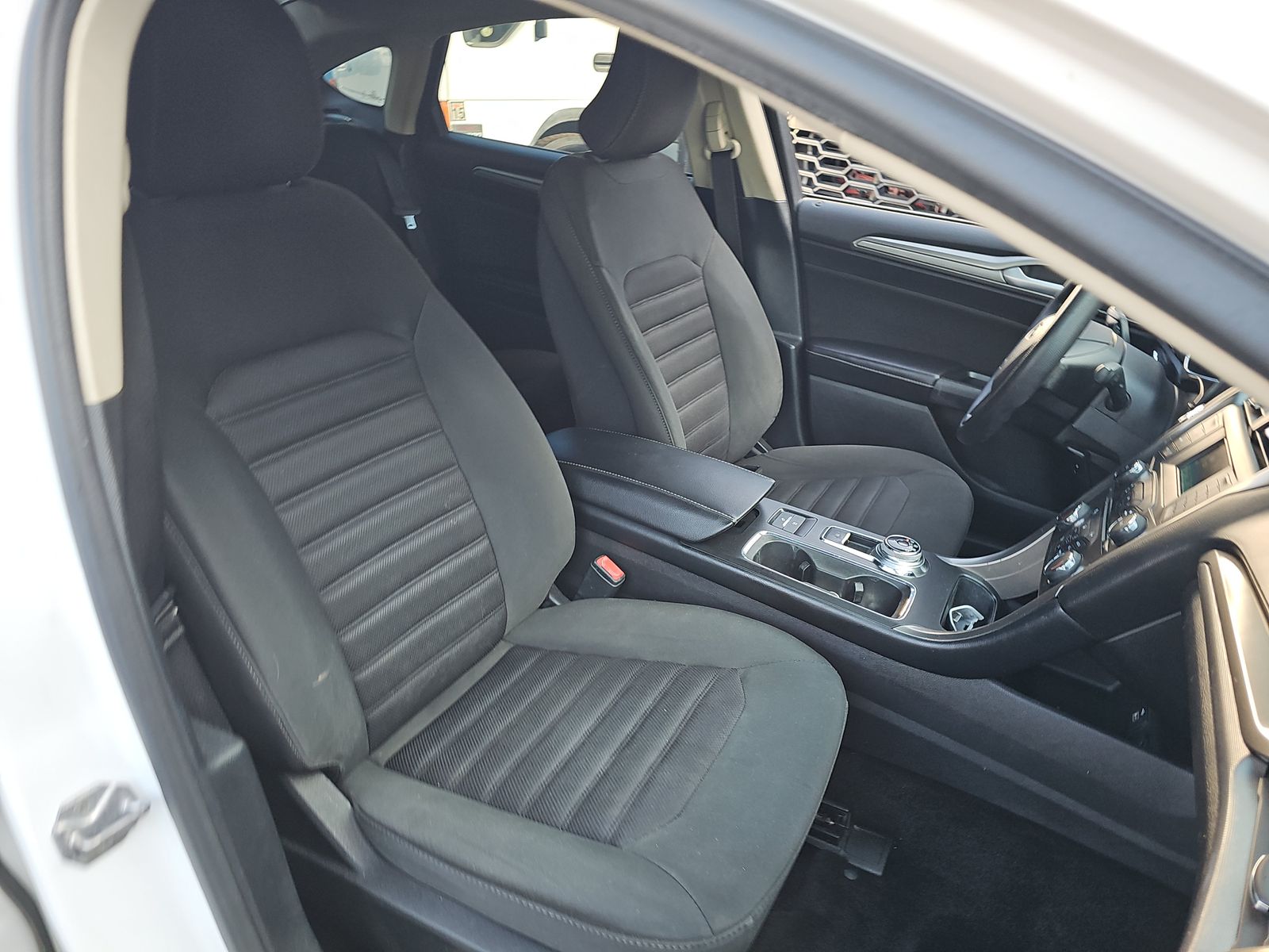 FORD FUSION - 9