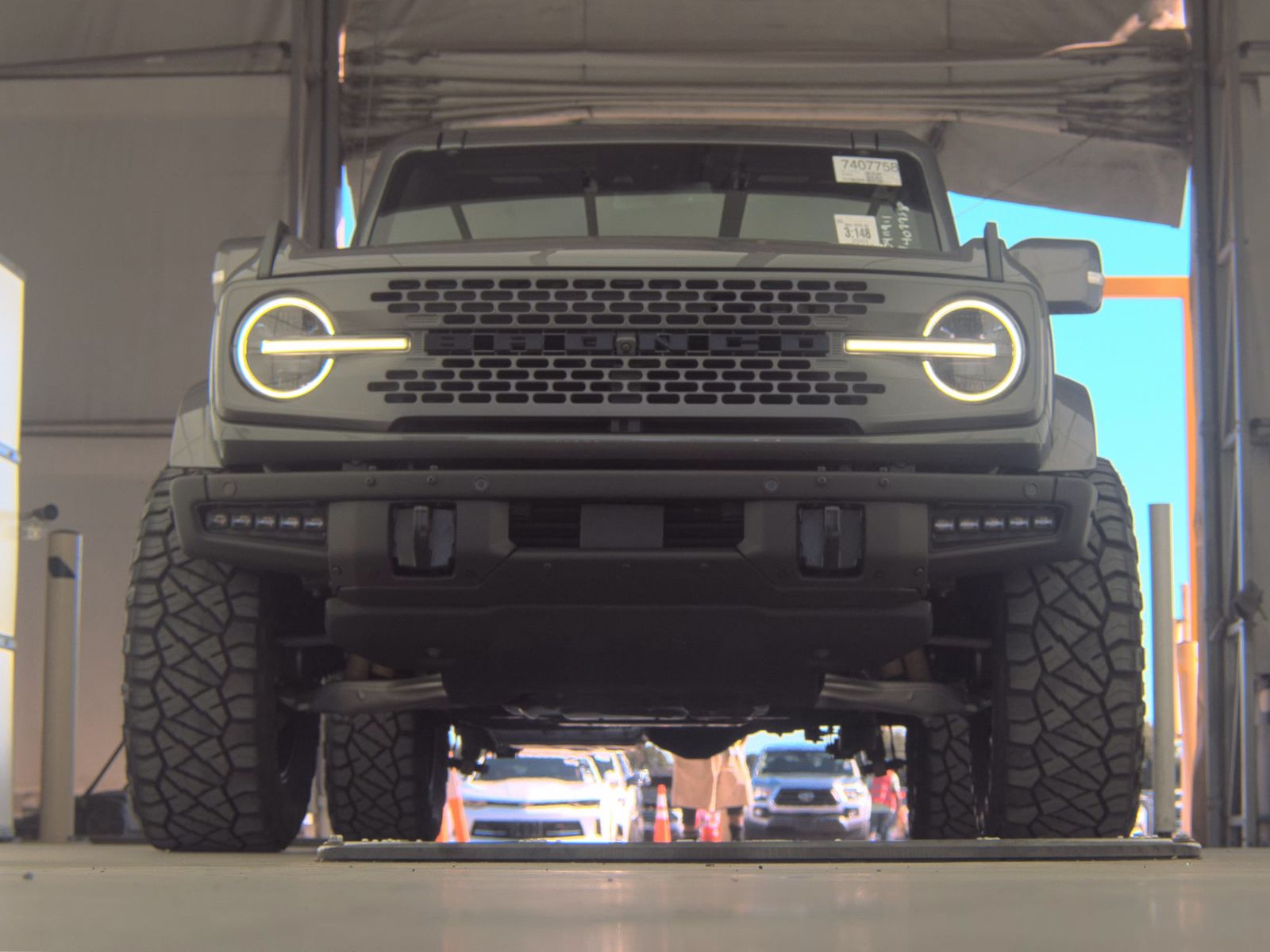 FORD BRONCO - 4
