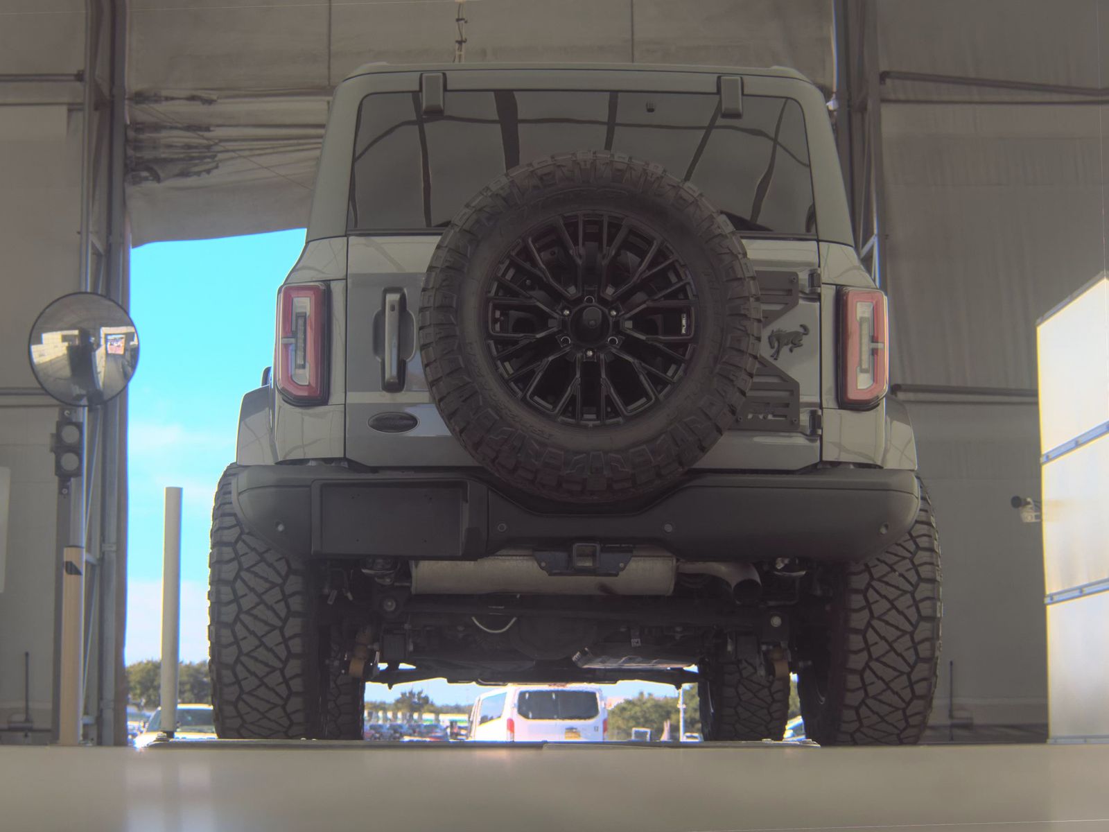 FORD BRONCO - 8