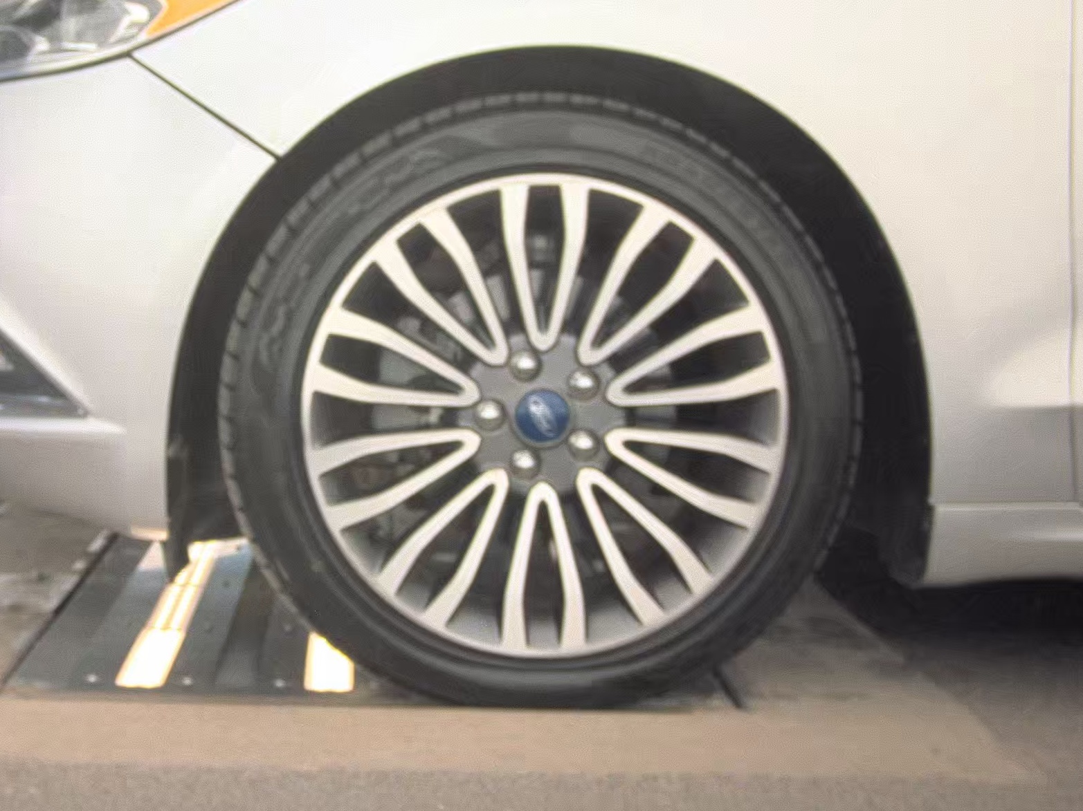FORD FUSION - 10