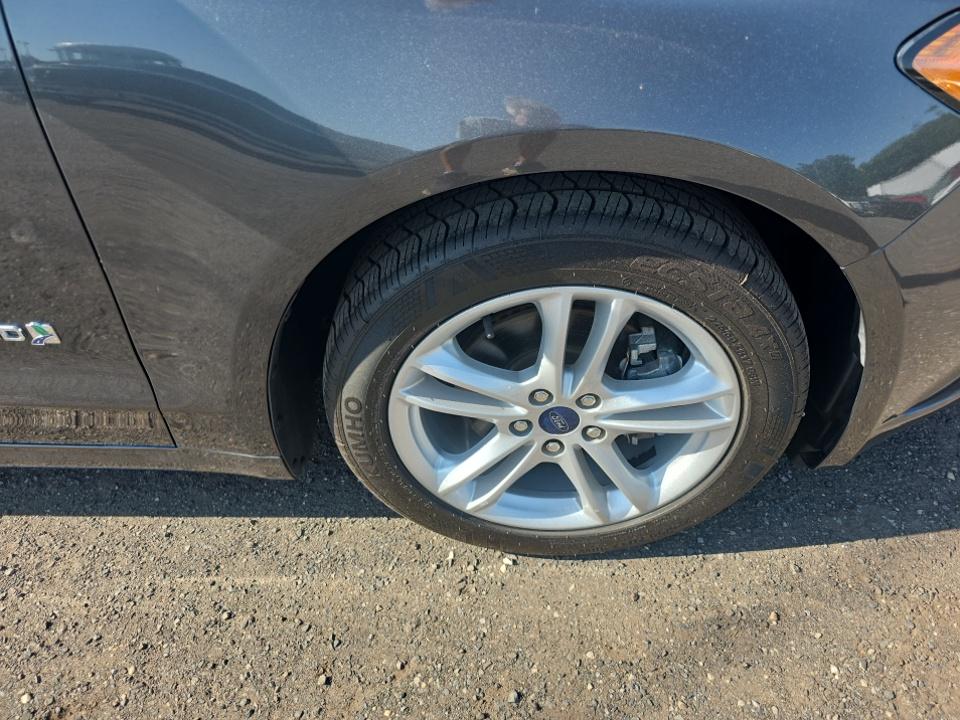 FORD FUSION - 10