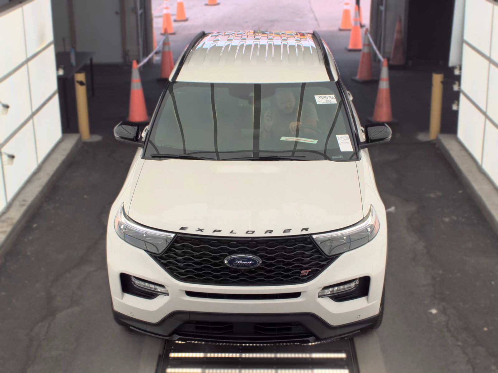 FORD EXPLORER - 3