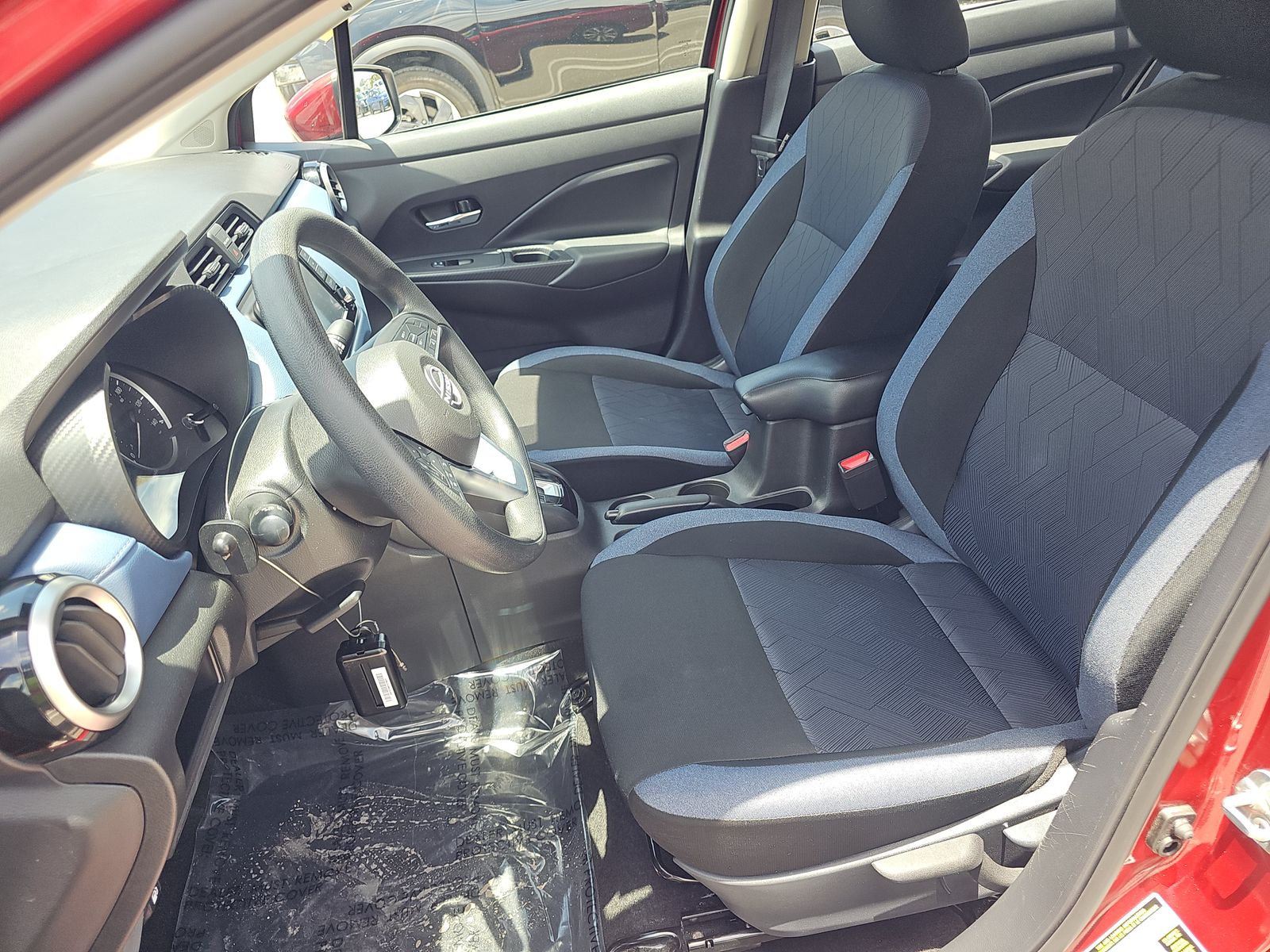 NISSAN VERSA - 8