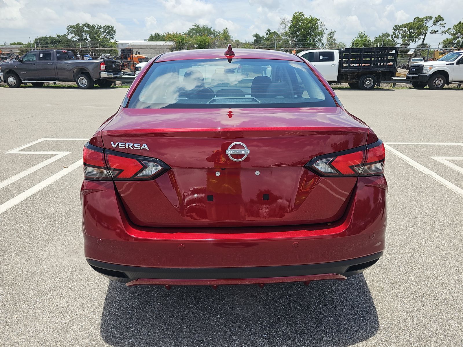 NISSAN VERSA - 6