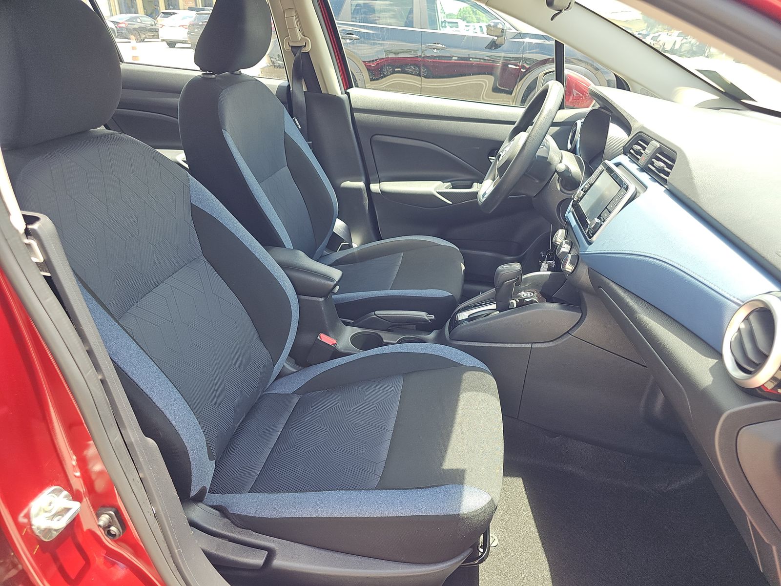 NISSAN VERSA - 9