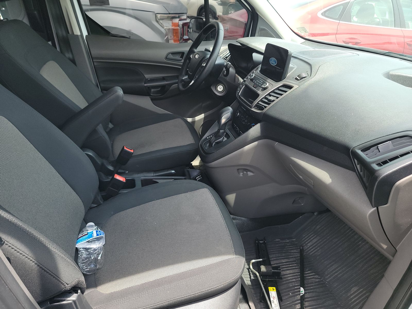 FORD TRANSIT CONNECT - 9