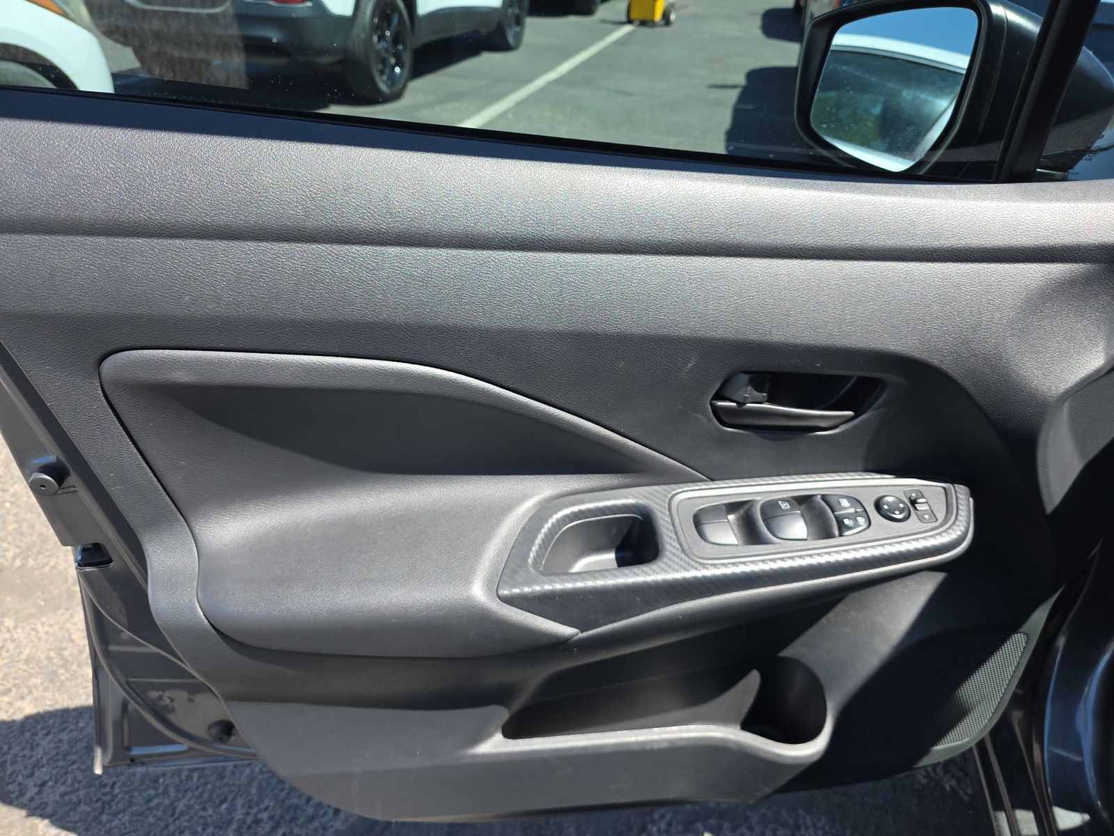 NISSAN VERSA - 10